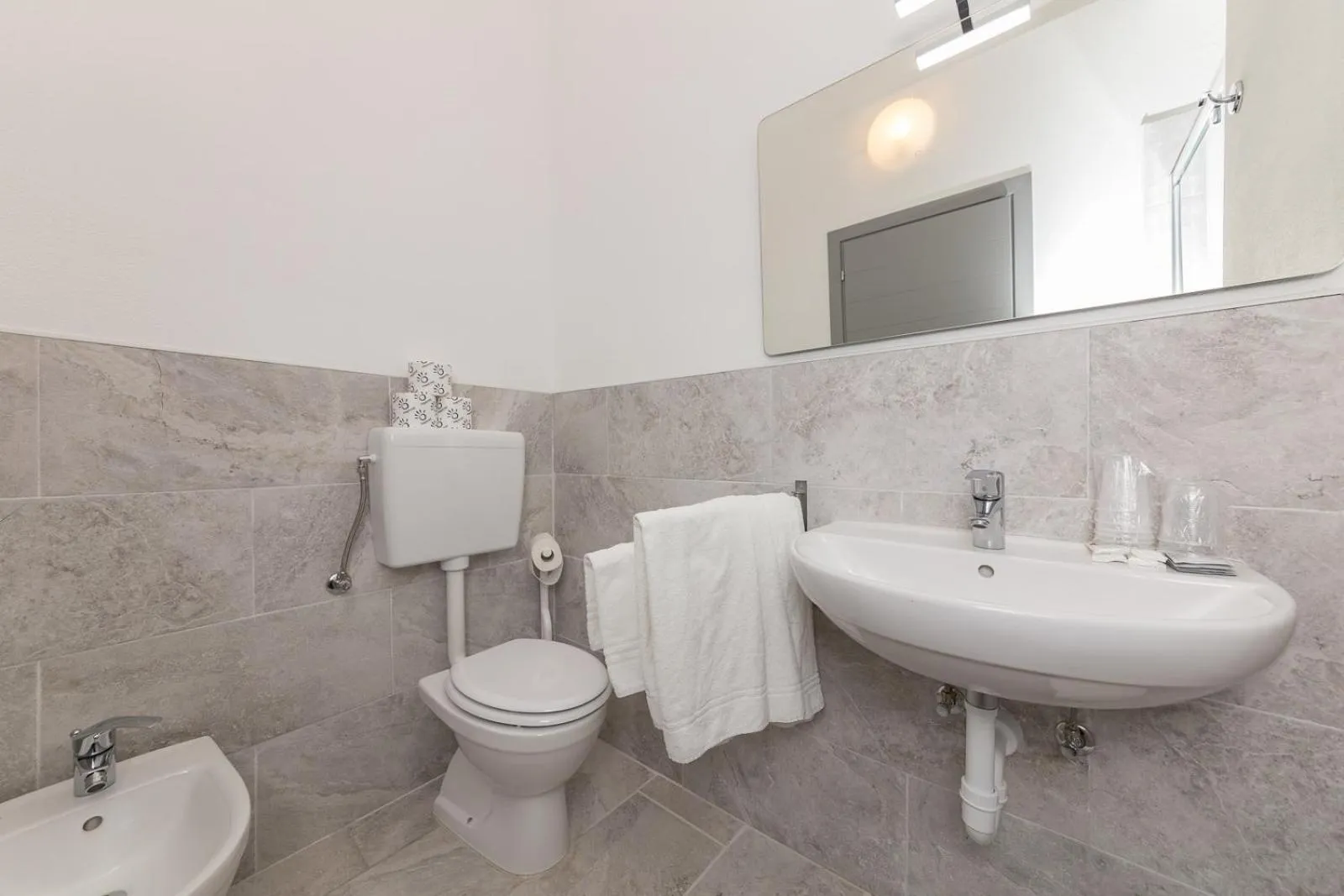 Bathroom in Hotel Delfino