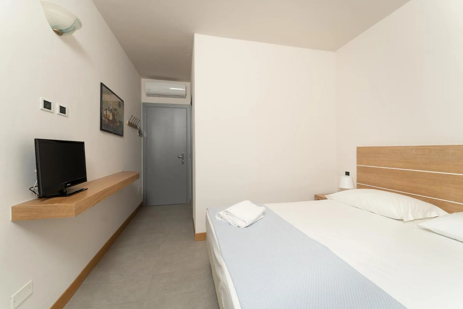 Bedroom, Bed in Hotel Delfino