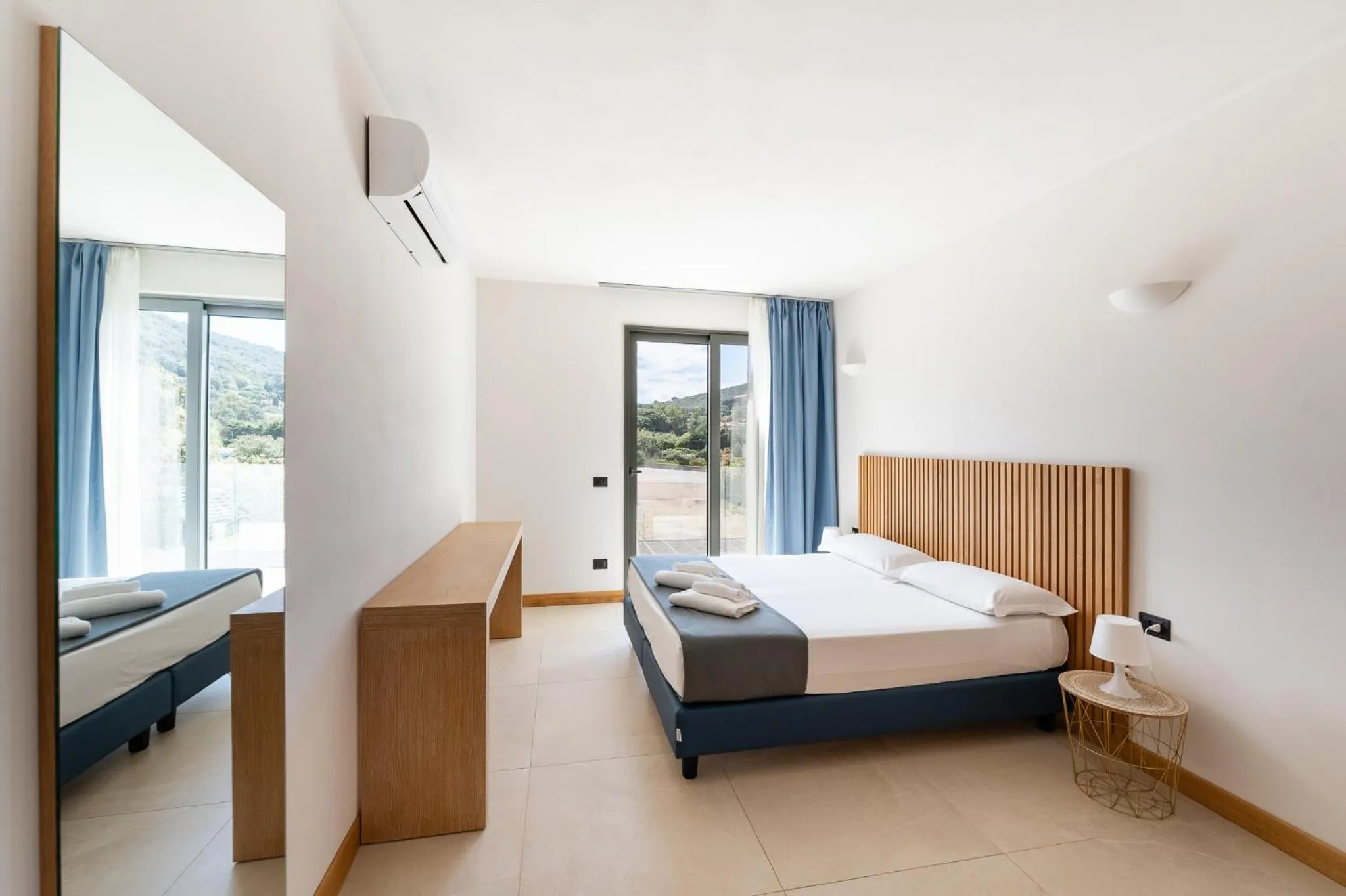 Bedroom, Bed in Hotel Delfino