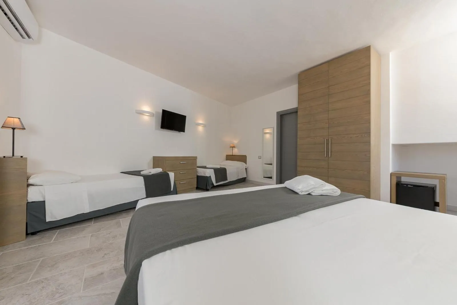 Bedroom, Bed in Hotel Delfino