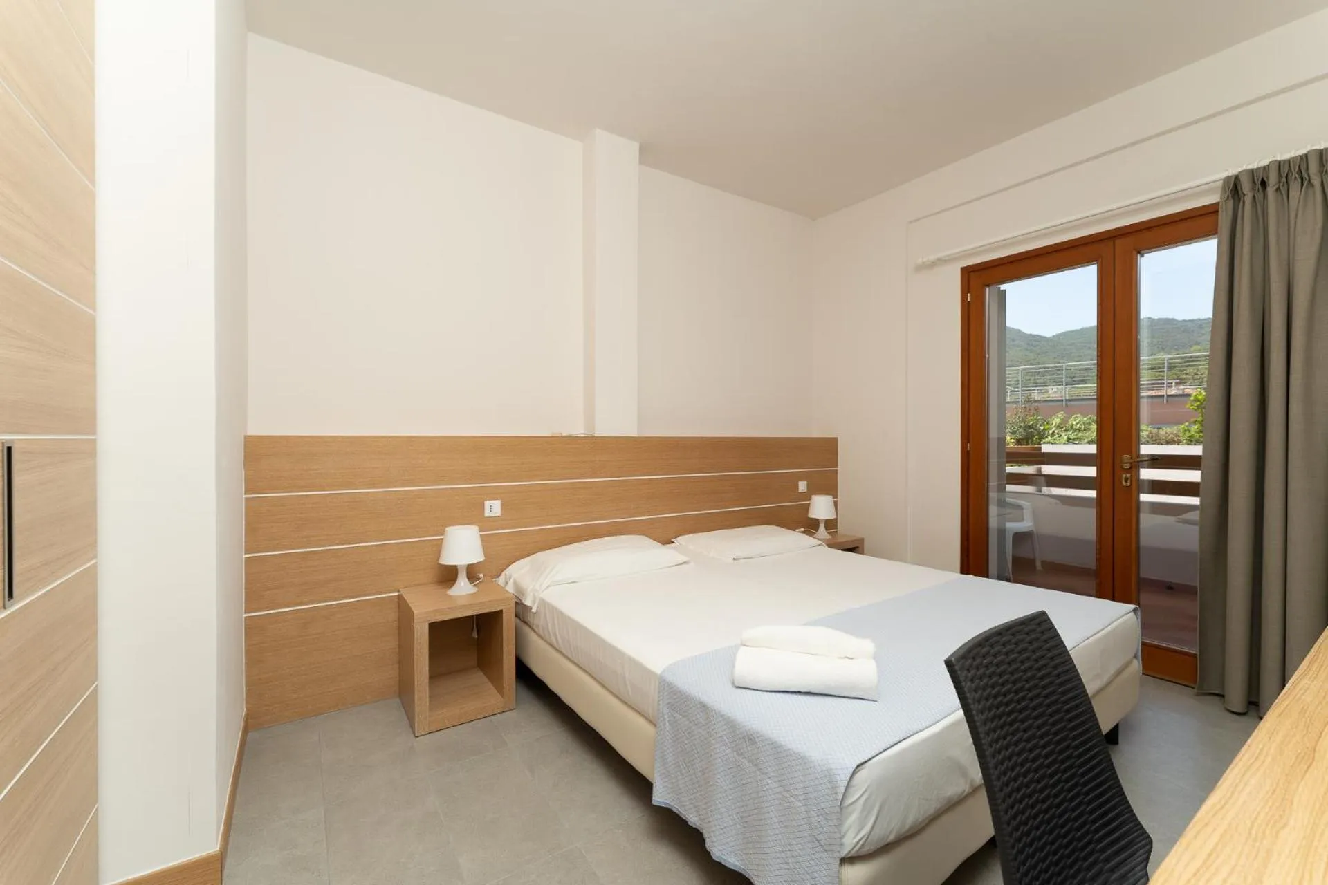 Bedroom, Bed in Hotel Delfino