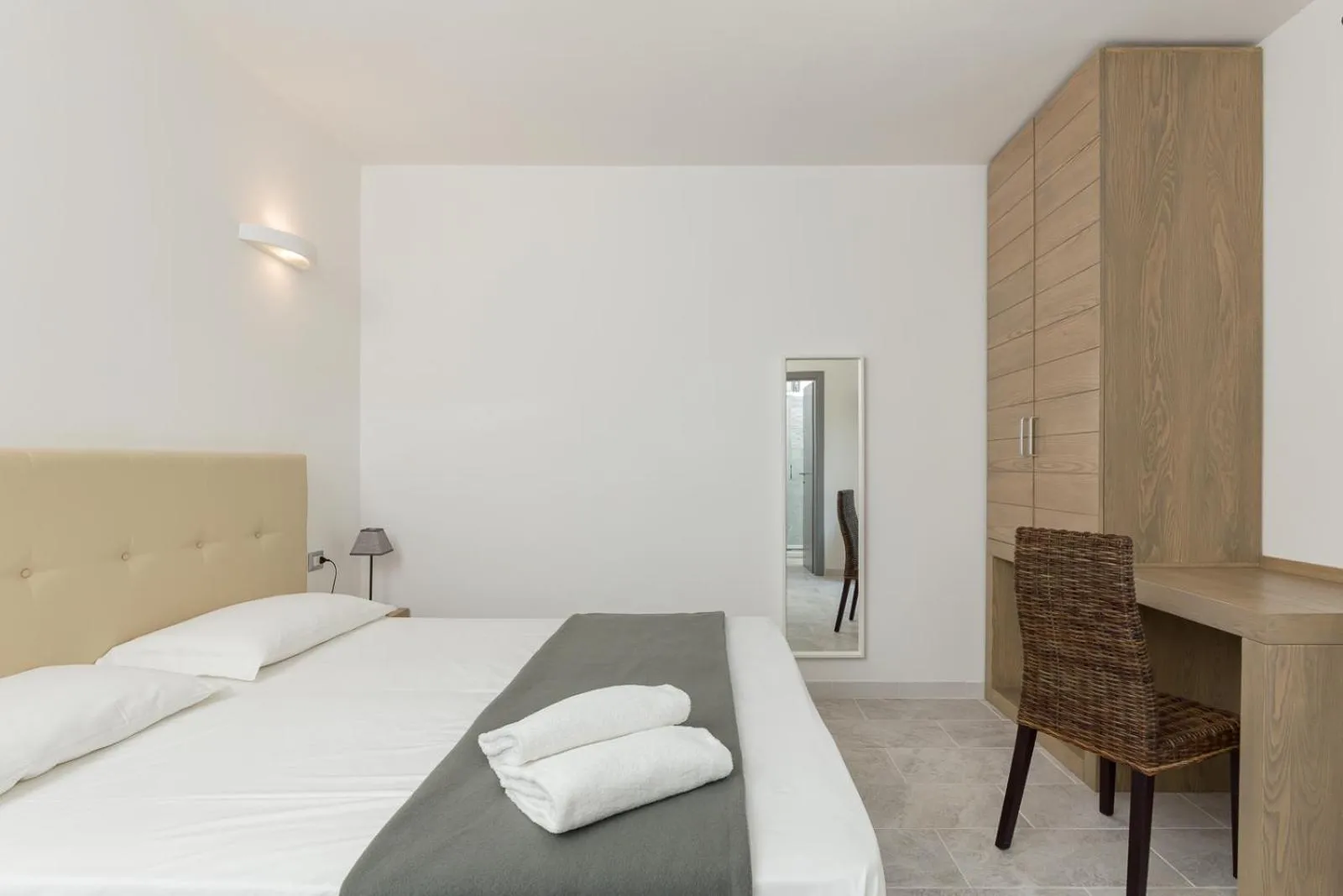 Bedroom, Bed in Hotel Delfino