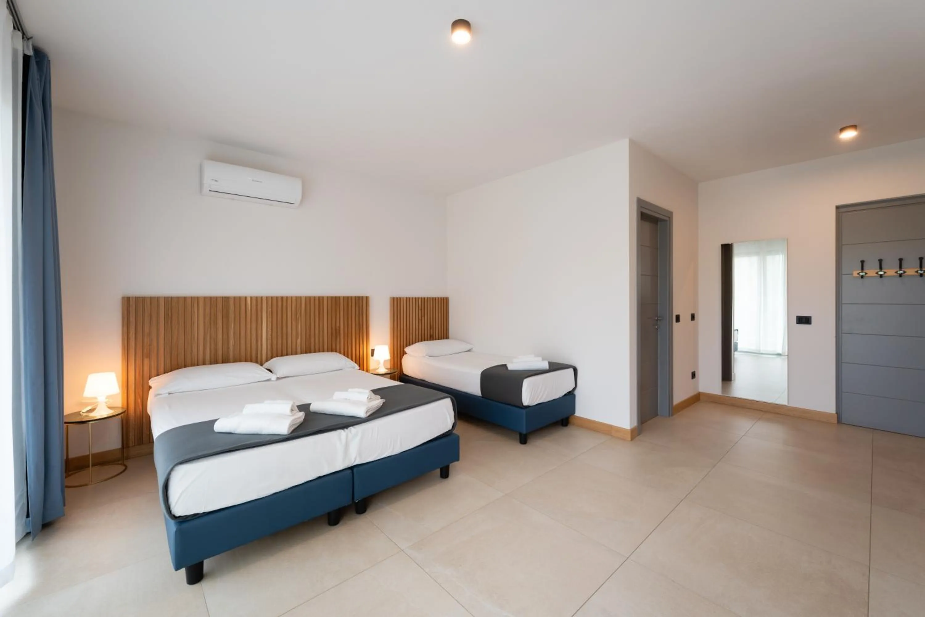 Bedroom, Bed in Hotel Delfino