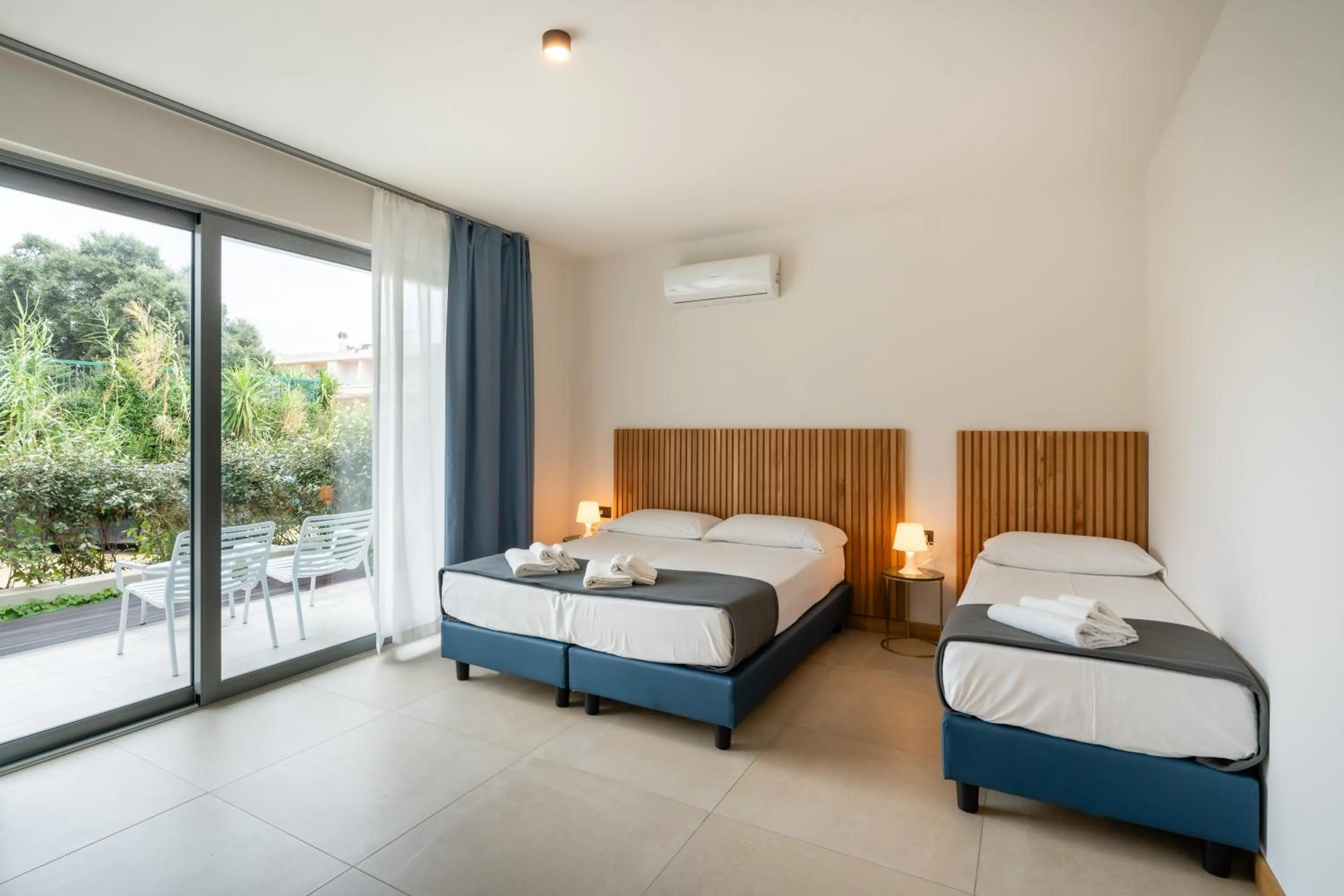 Bedroom, Bed in Hotel Delfino