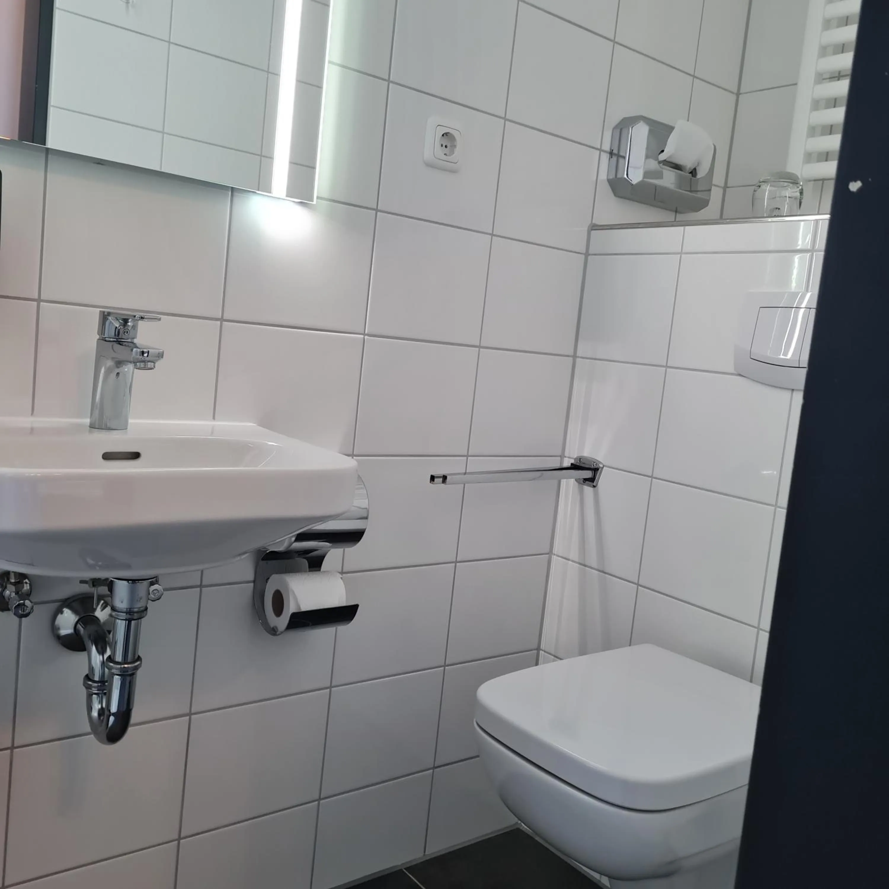 Toilet in Hotel Garni Kastanjehoff