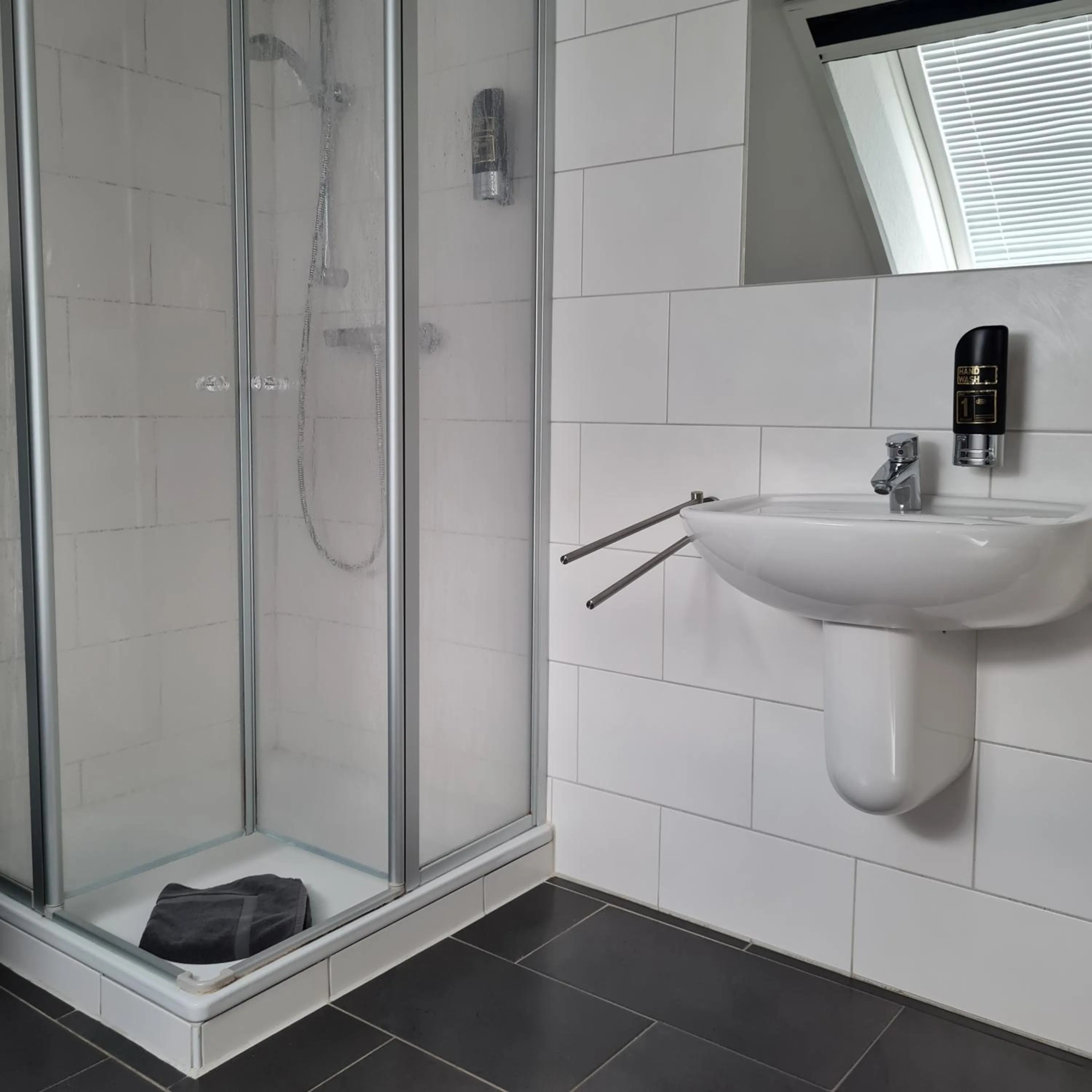 Shower in Hotel Garni Kastanjehoff