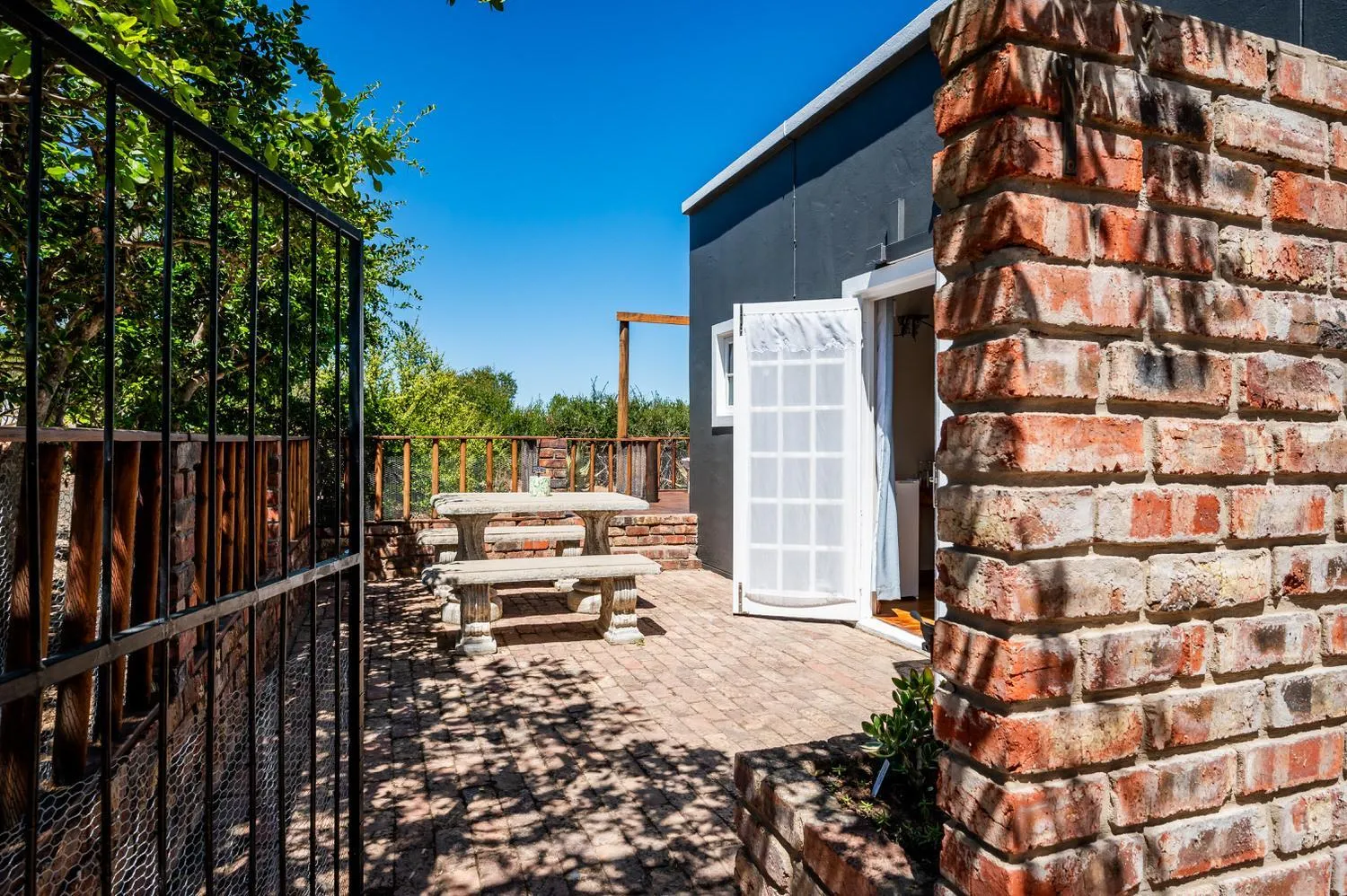 Inner courtyard view in Le Petit Karoo