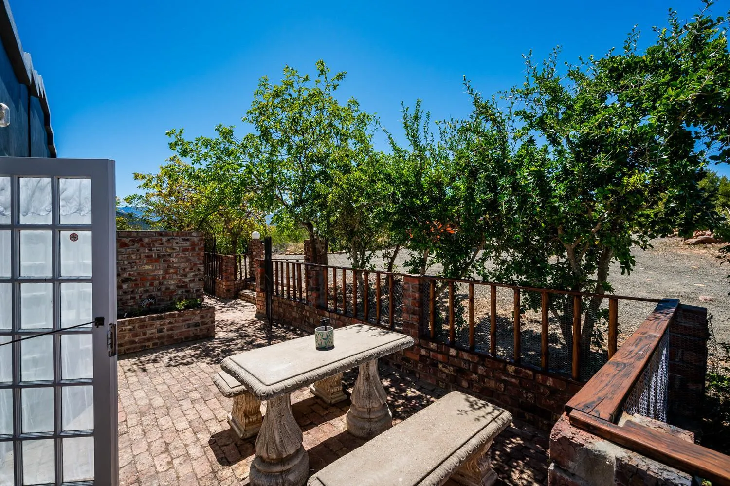 Inner courtyard view in Le Petit Karoo