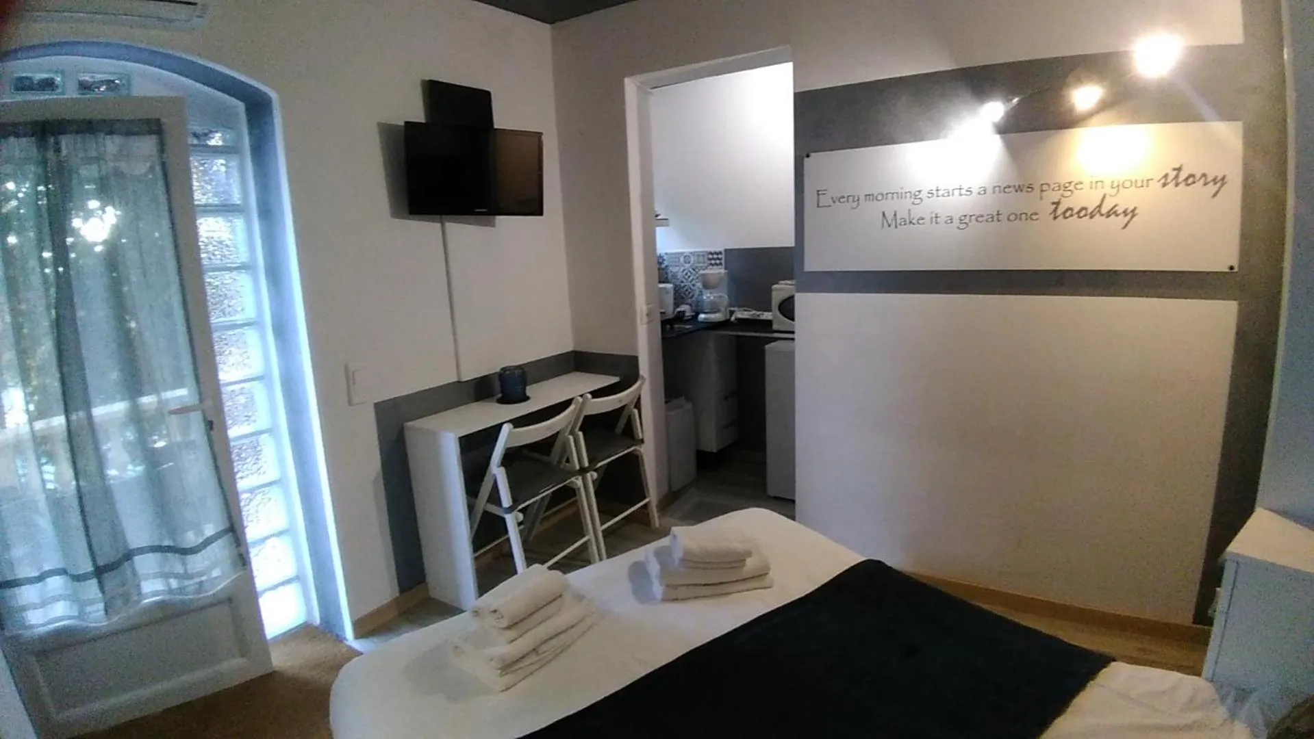 Bed in Villa Azur Cap d'Ail