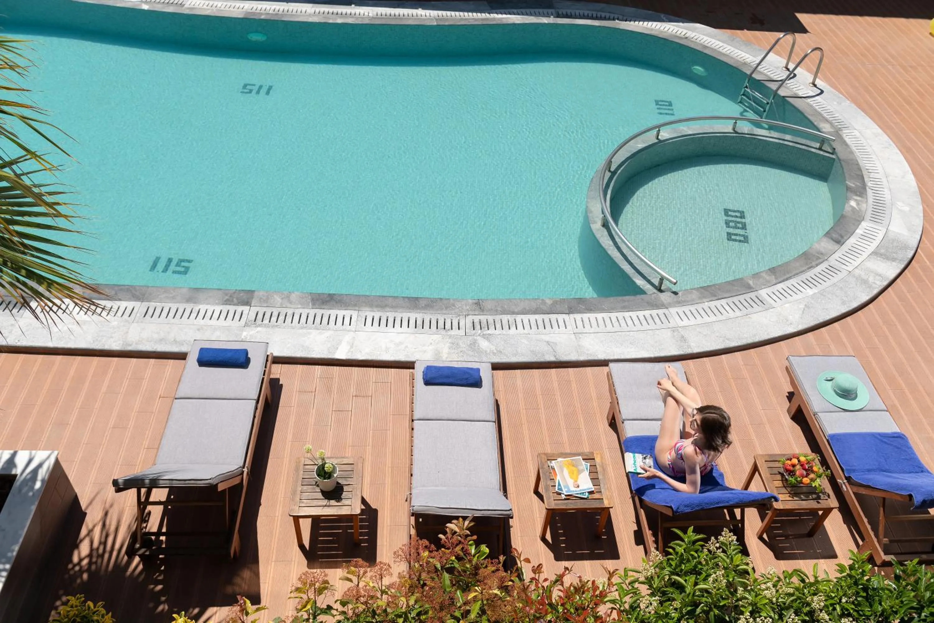 Pool view in Hotel Simeon
