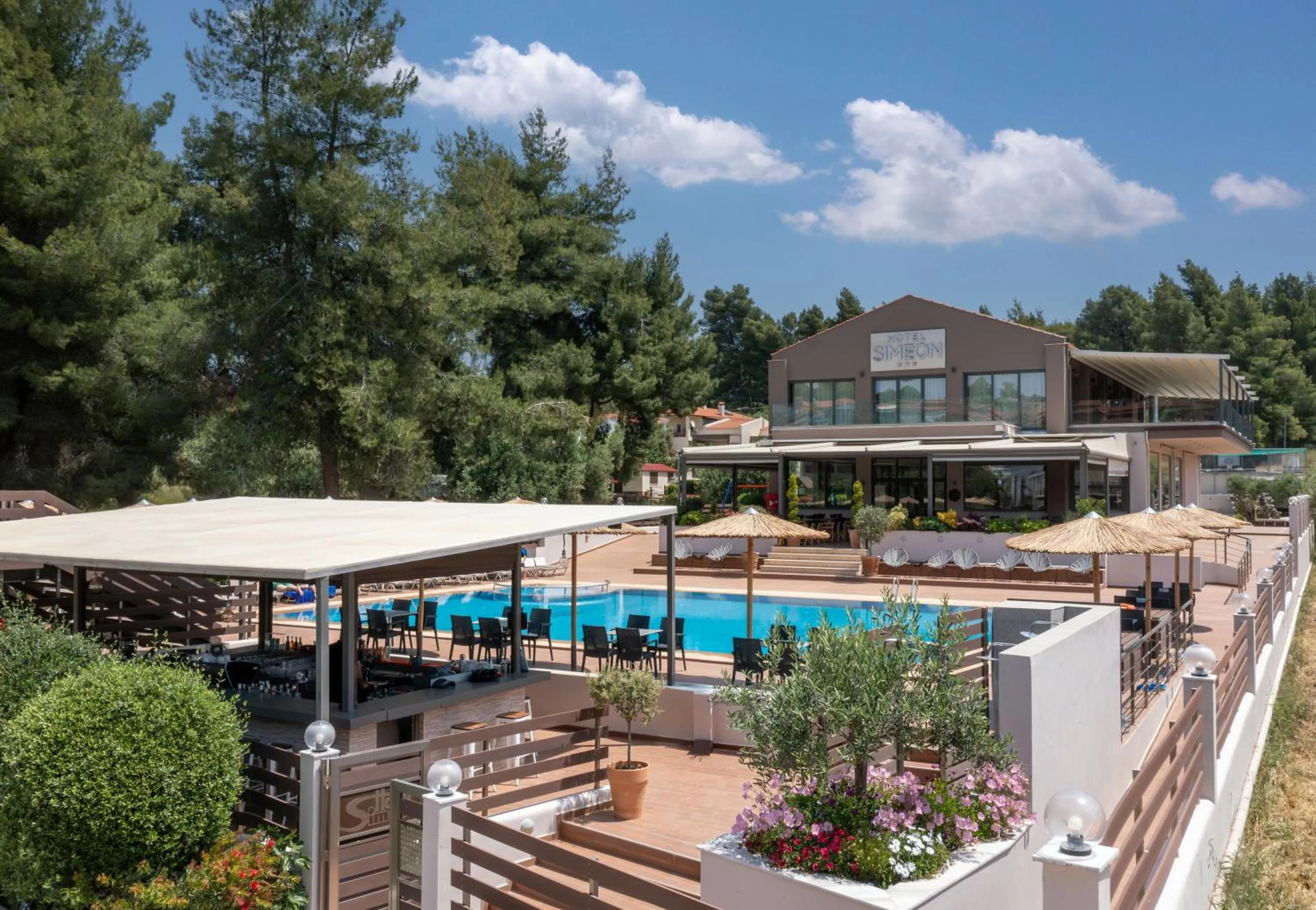 Restaurant/places to eat in Hotel Simeon