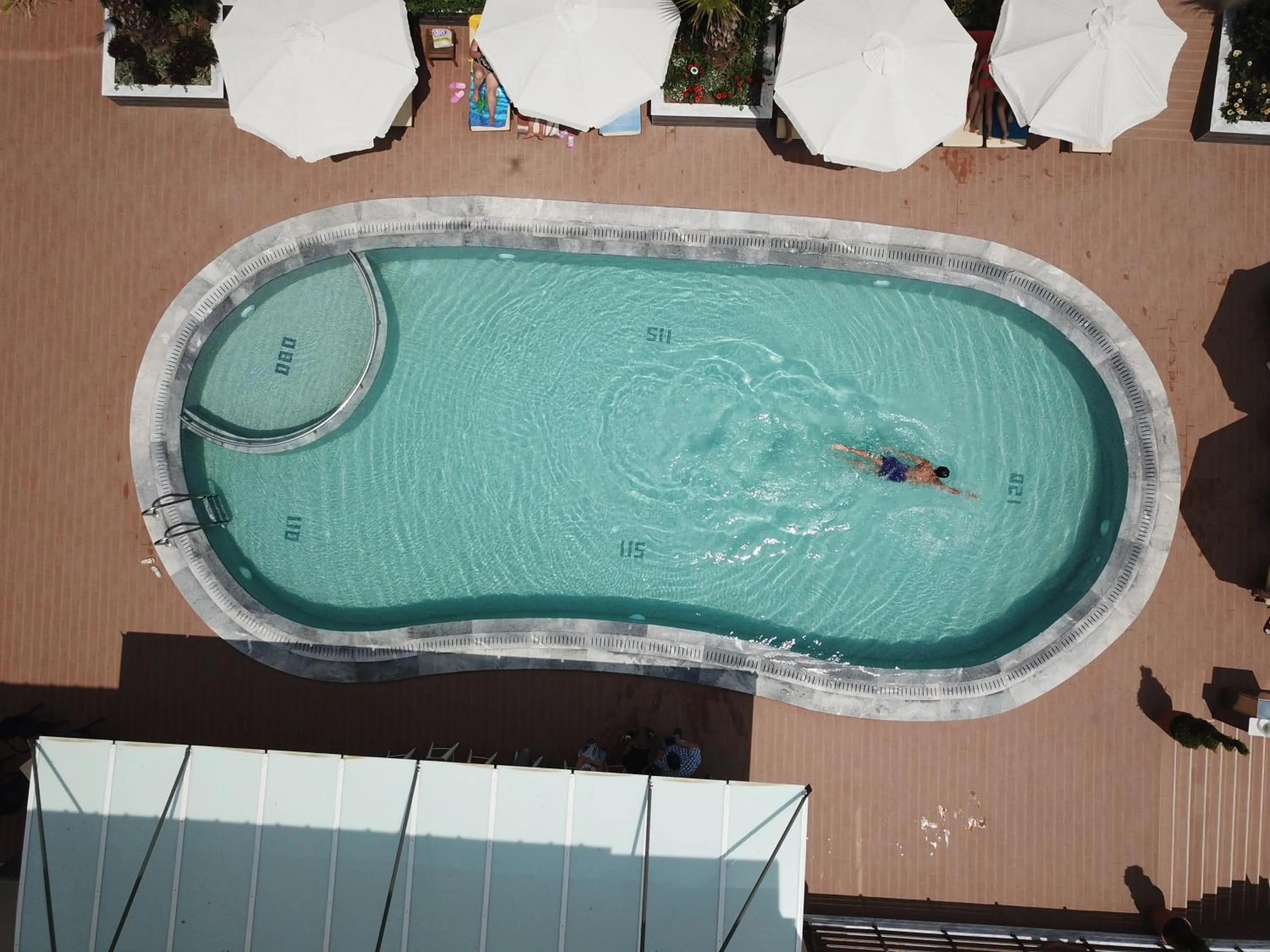 Swimming pool in Hotel Simeon