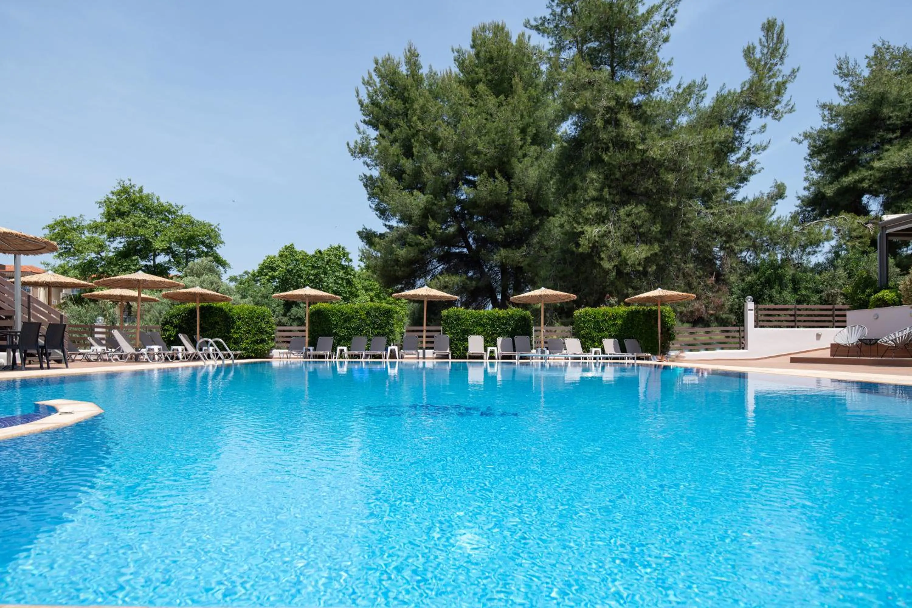 Swimming pool in Hotel Simeon