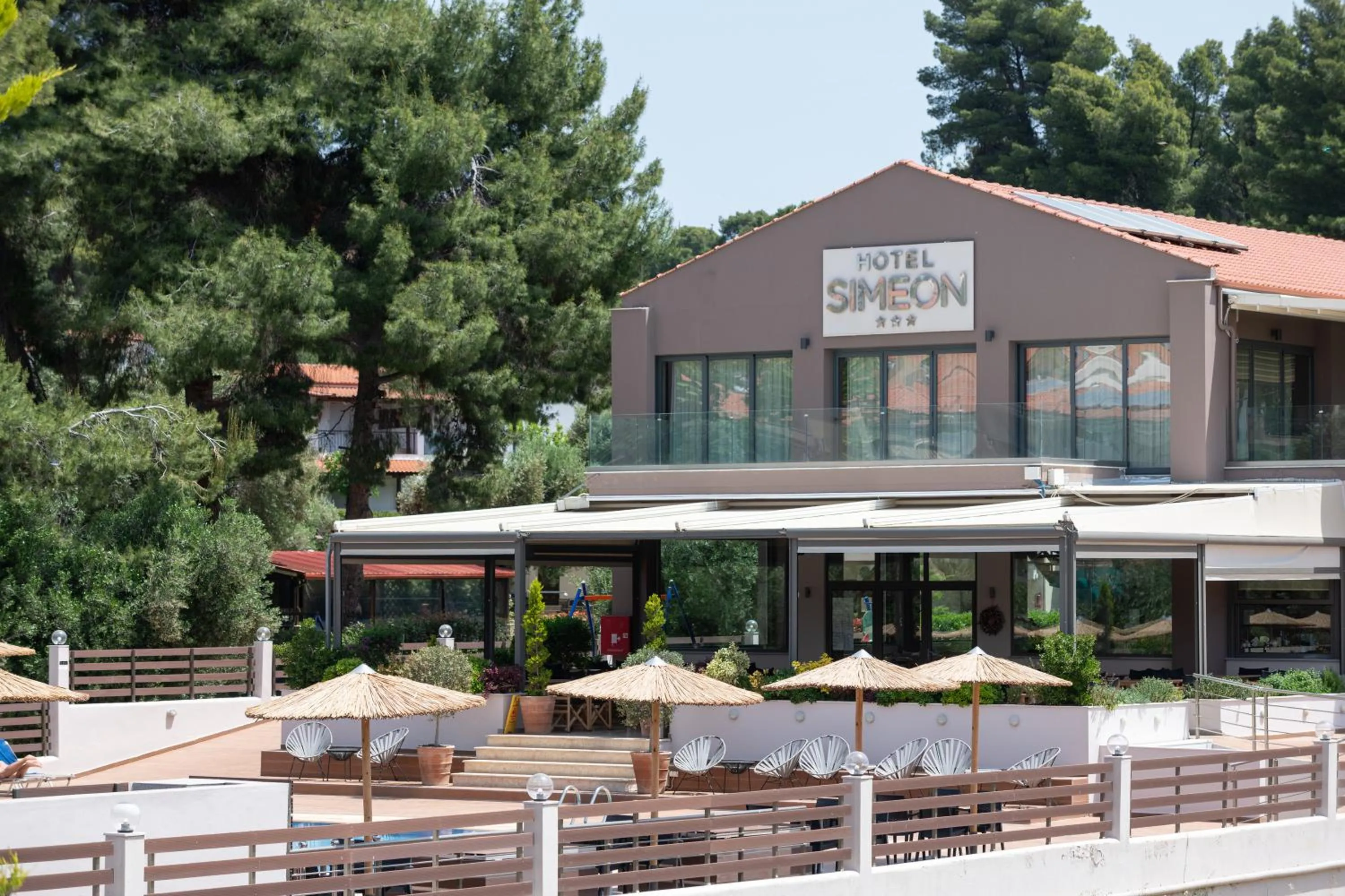 Restaurant/places to eat in Hotel Simeon