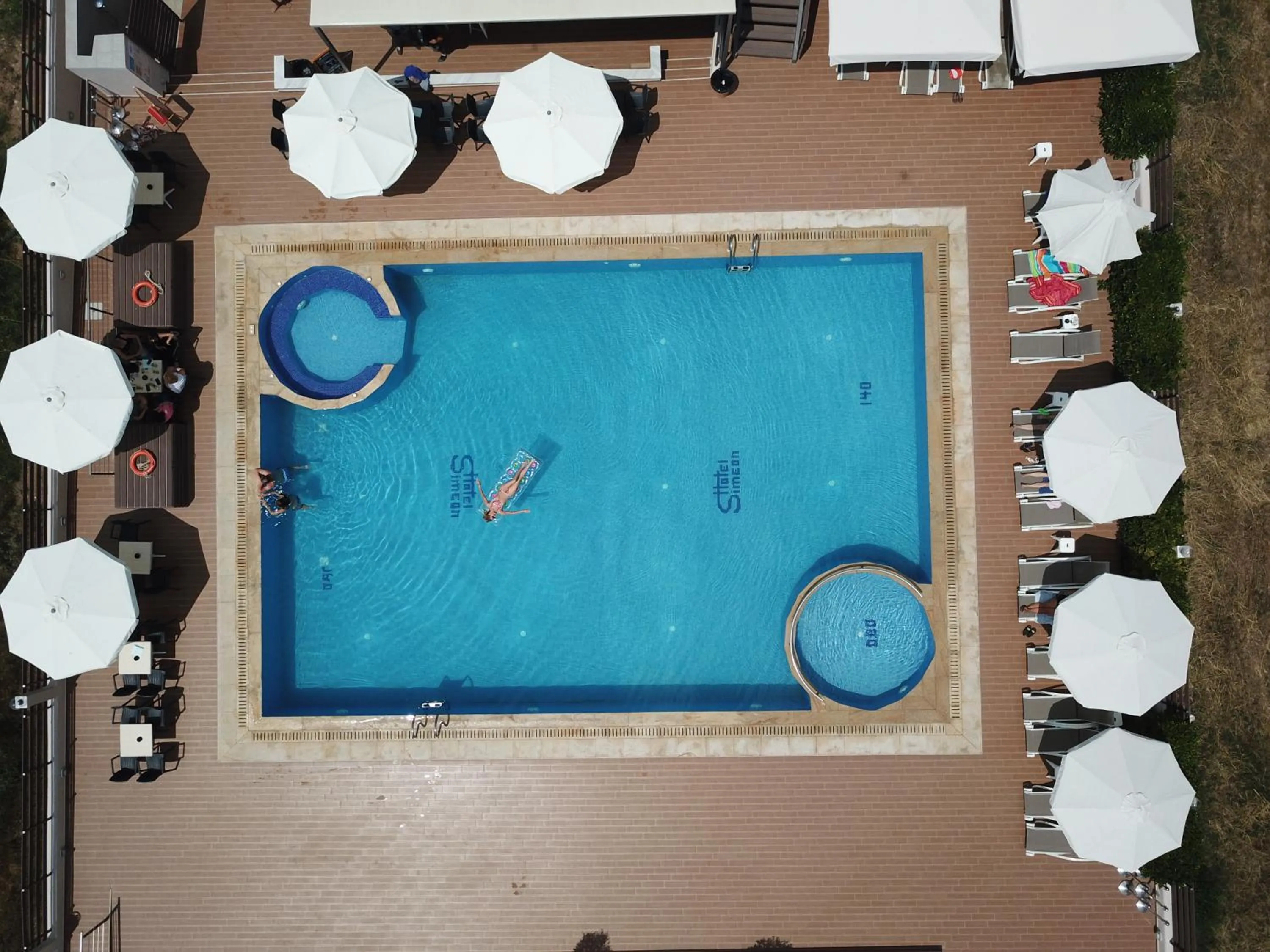 Swimming pool in Hotel Simeon