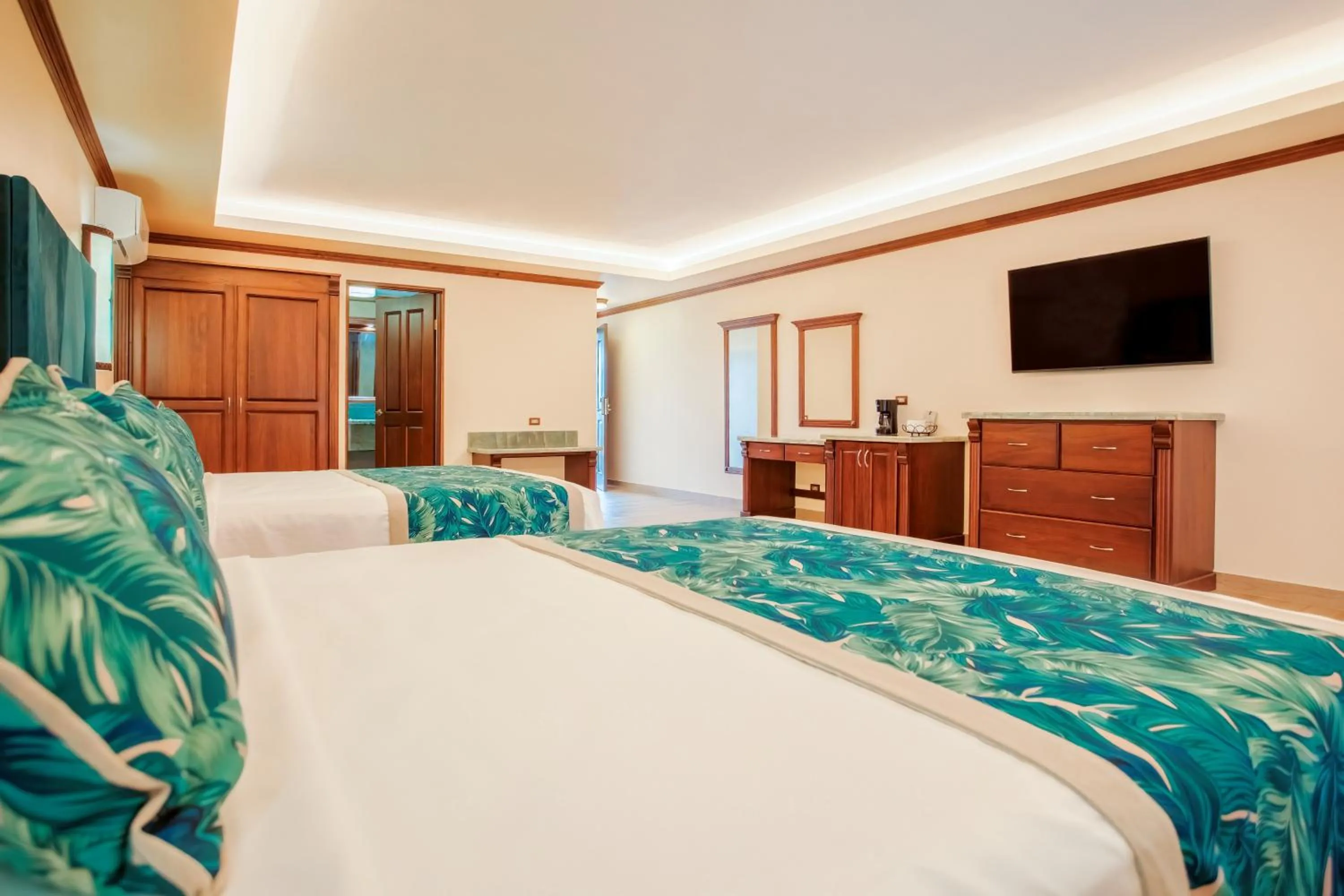 Bed in Hotel Los Lagos Spa & Resort