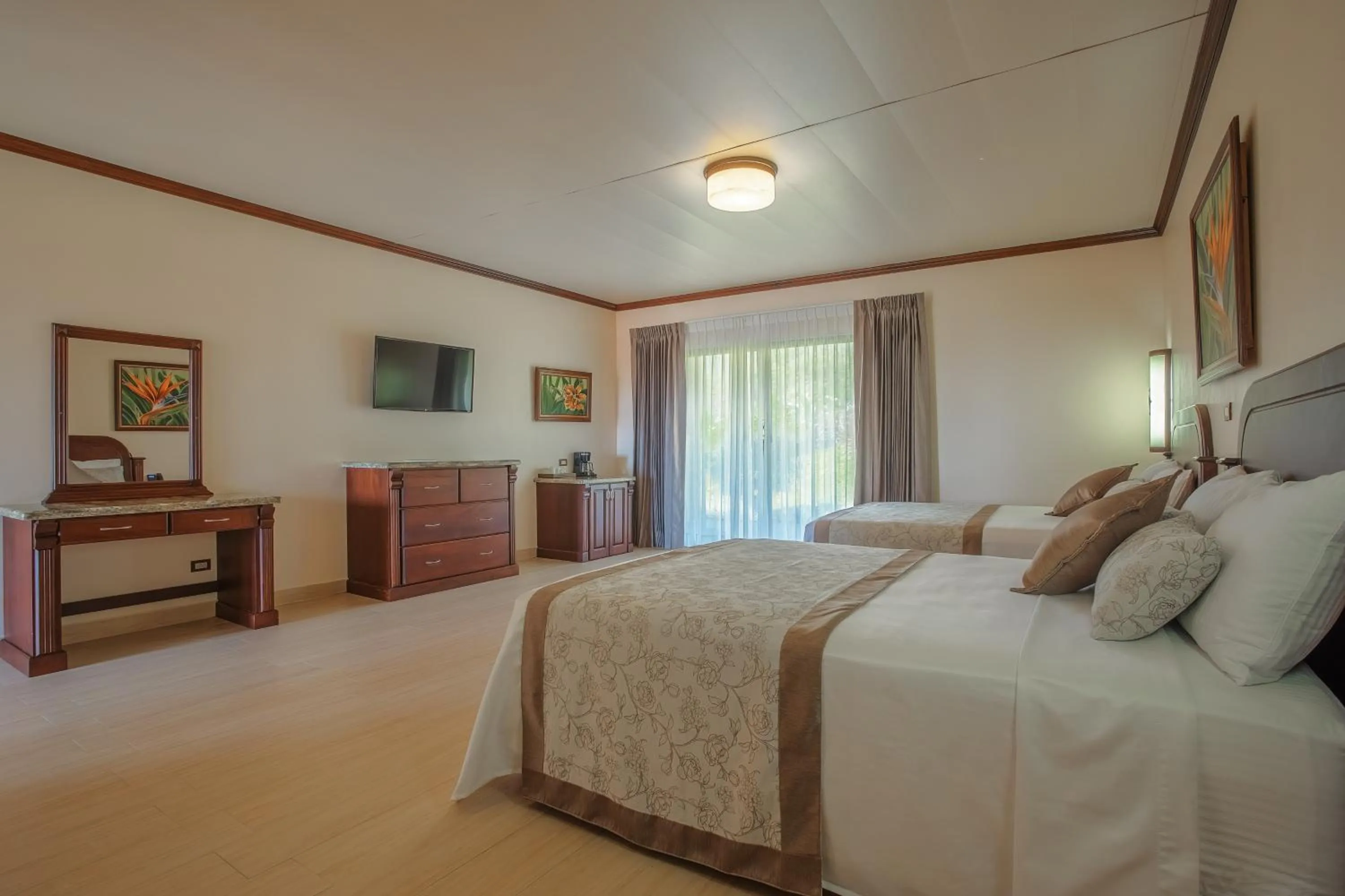 Bed in Hotel Los Lagos Spa & Resort