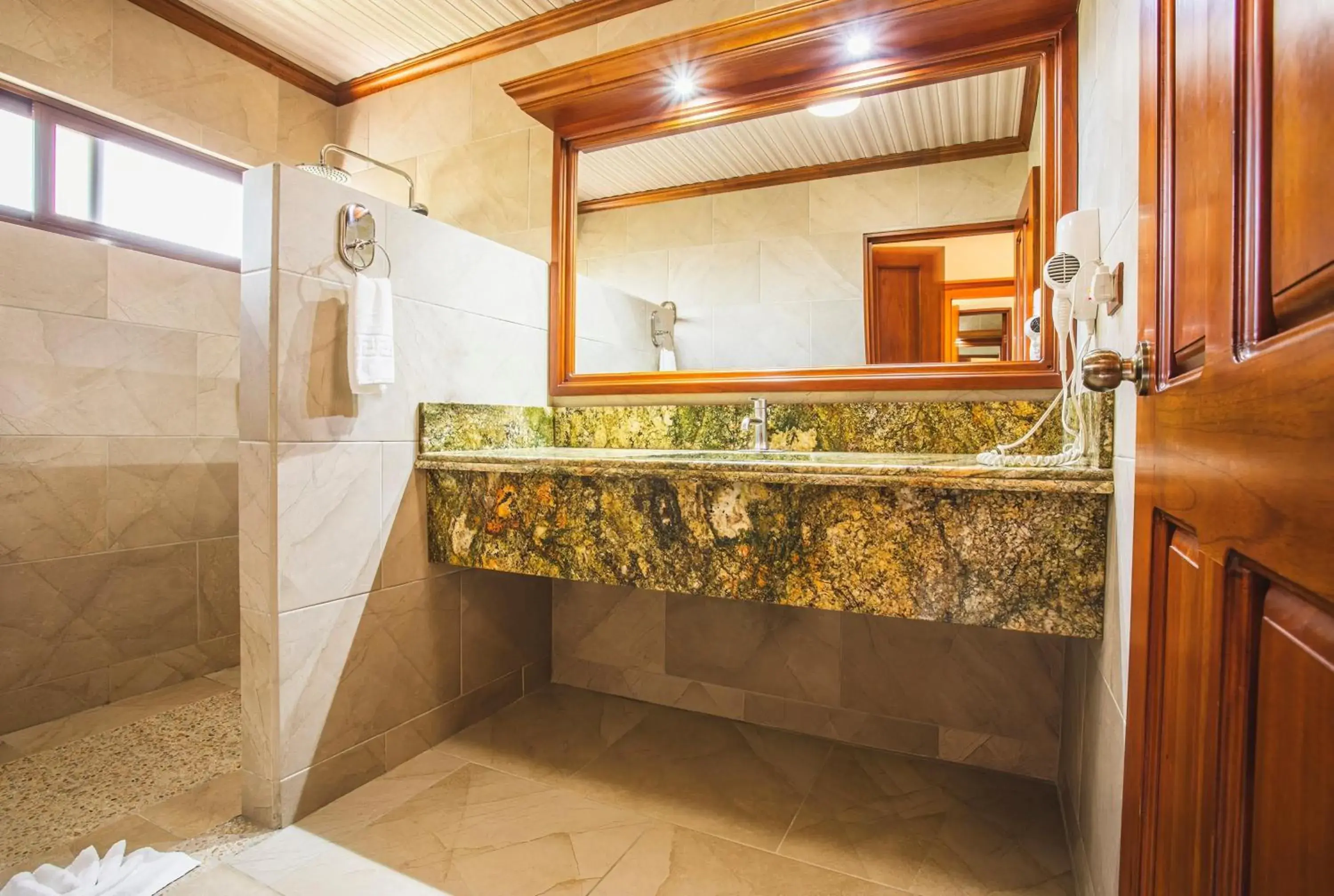 Bathroom in Hotel Los Lagos Spa & Resort Bathroom in Hotel Los Lagos Spa & Resort