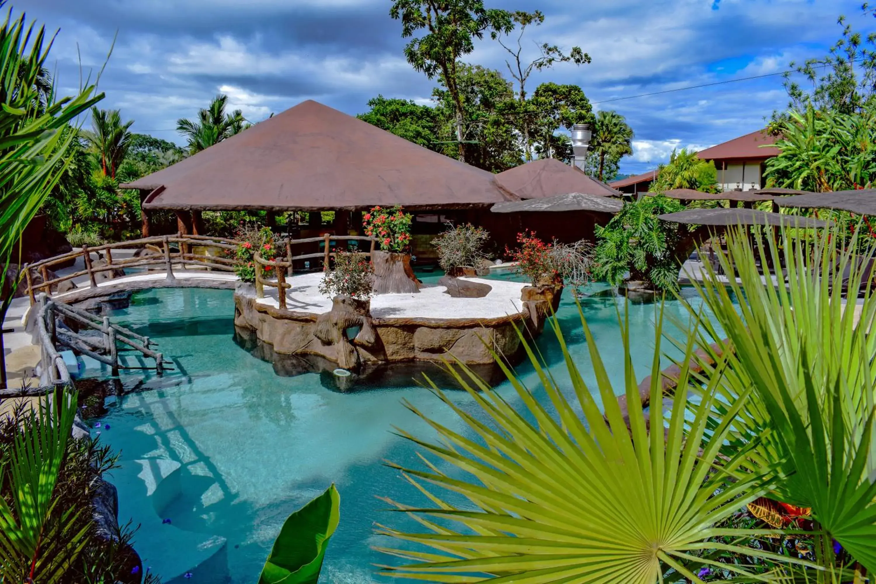 Swimming pool in Hotel Los Lagos Spa & Resort Swimming pool in Hotel Los Lagos Spa & Resort