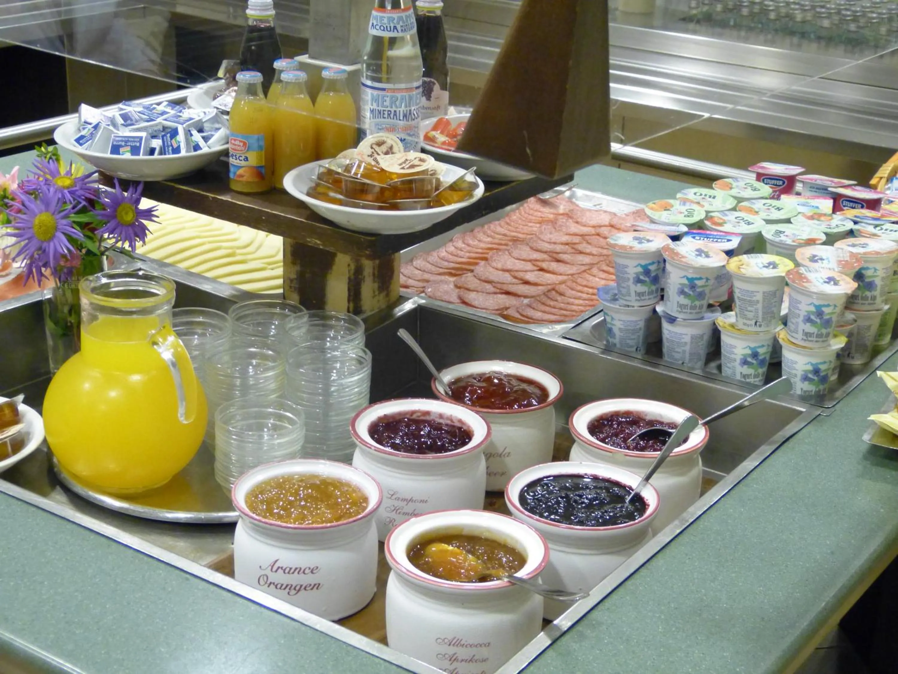 Buffet breakfast in Kolpinghaus Bolzano