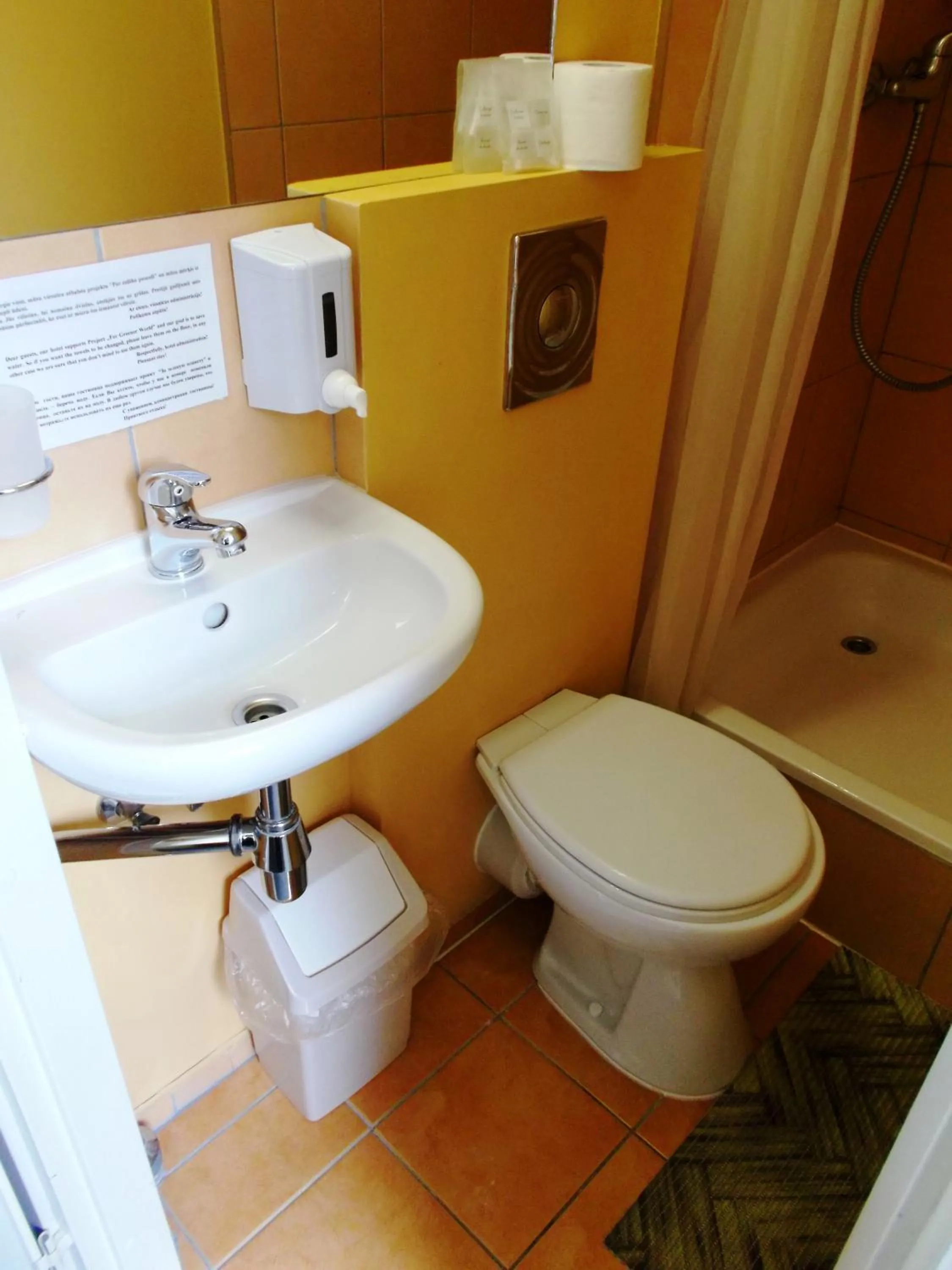 Shower in Hotel Tukums