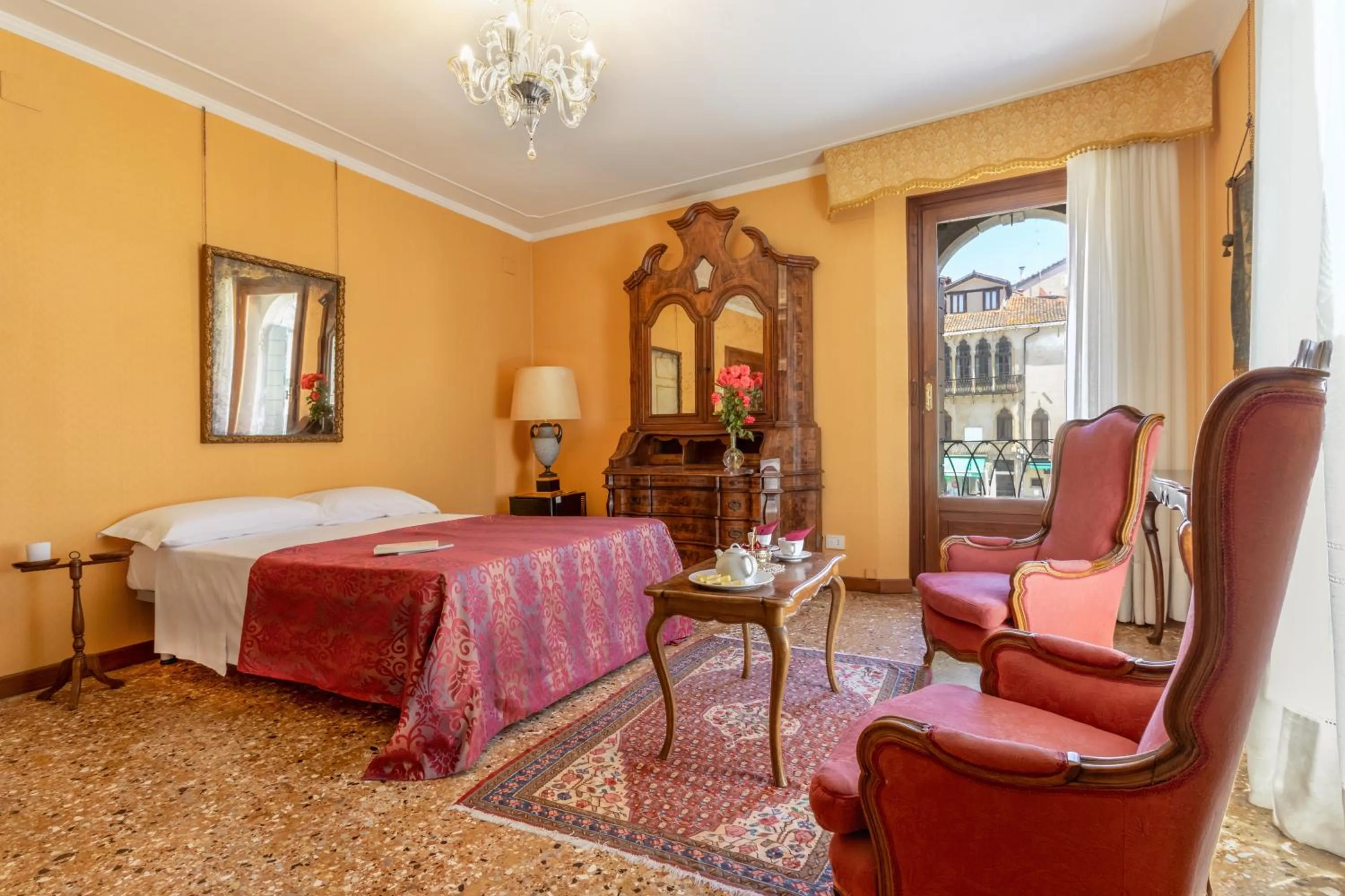 Bed in B&B Luxury San Firmino Canal View