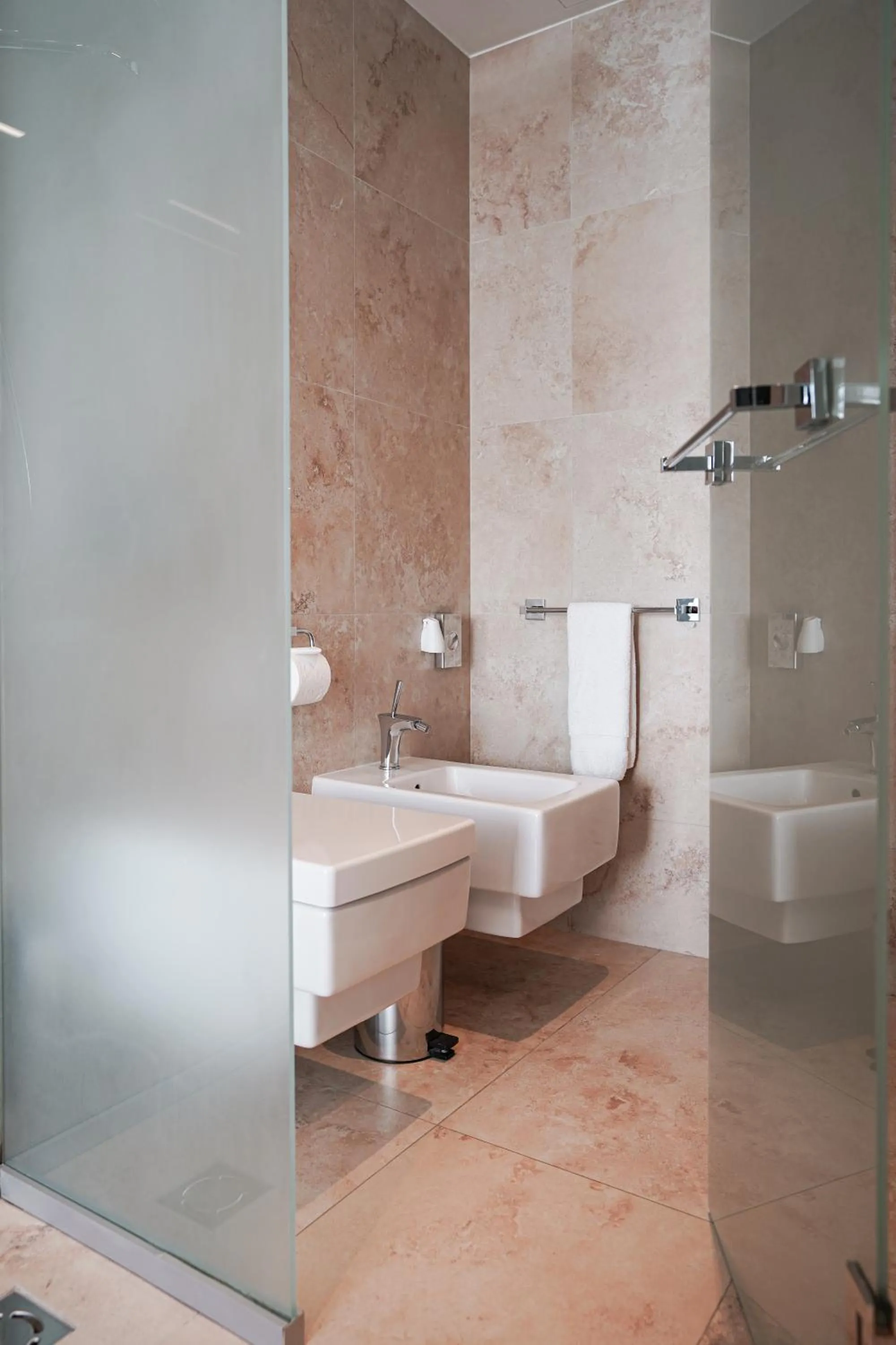 11 Mirrors Design Hotel