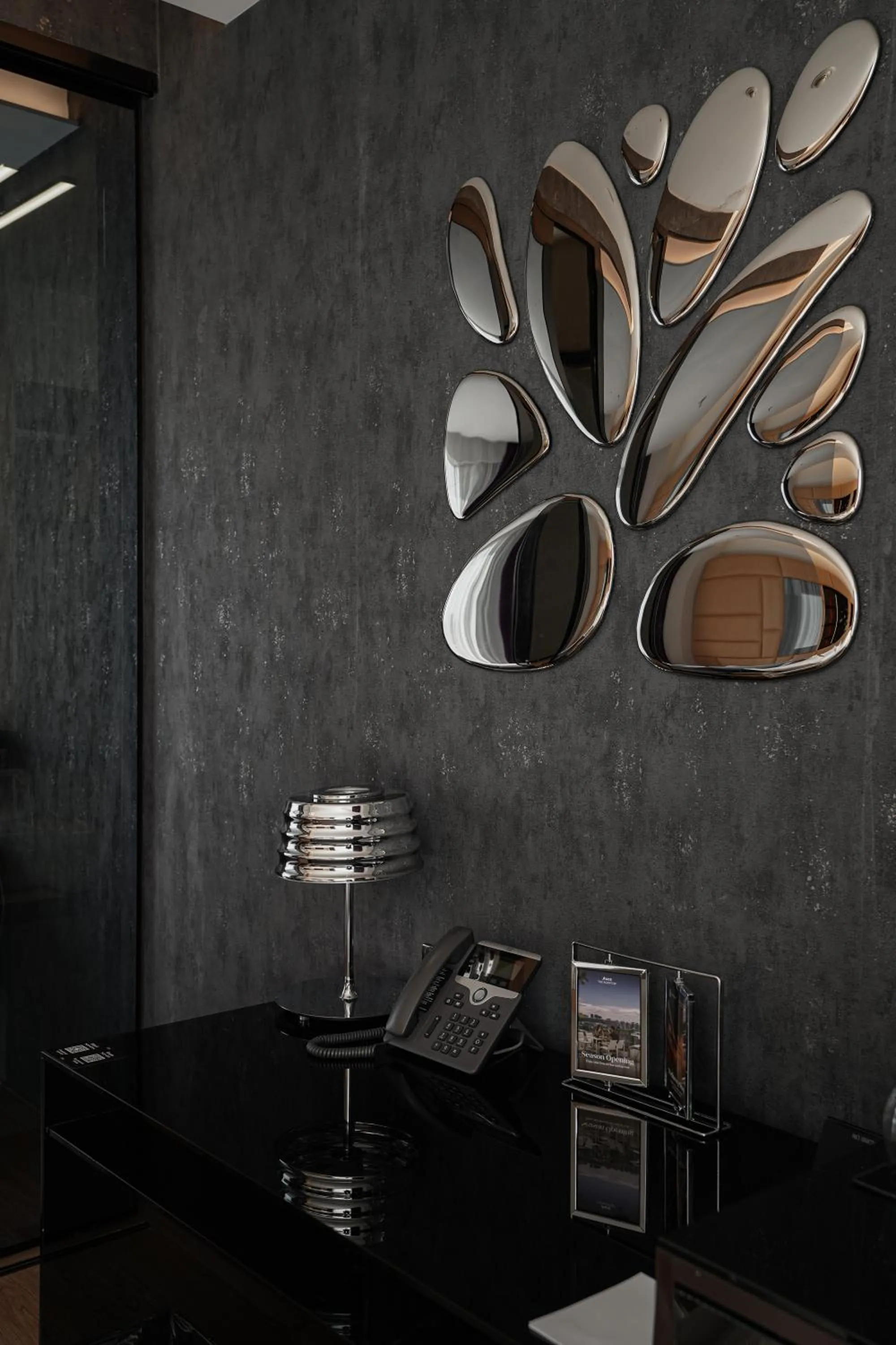 11 Mirrors Design Hotel