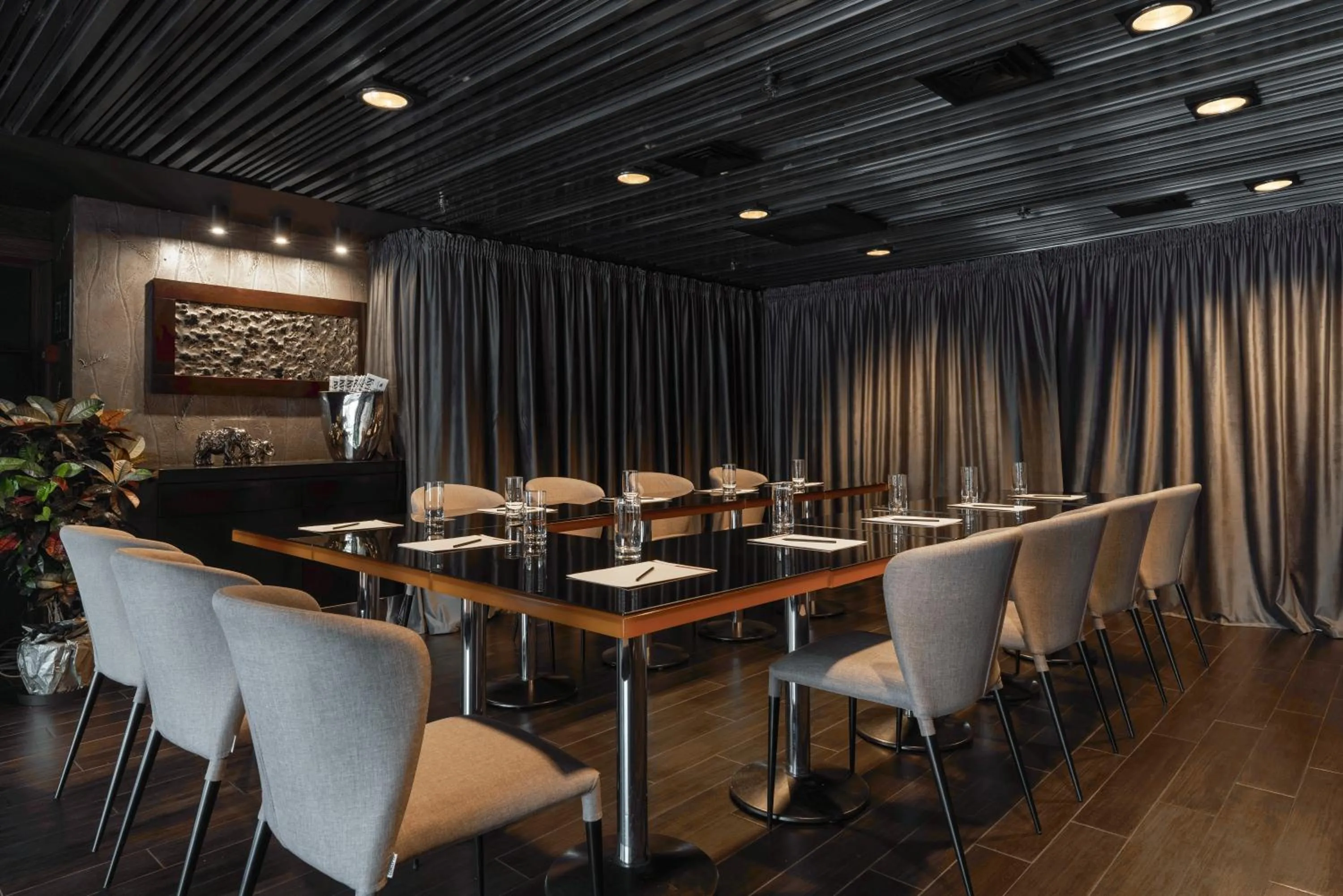 Business facilities in 11 Mirrors Design Hotel