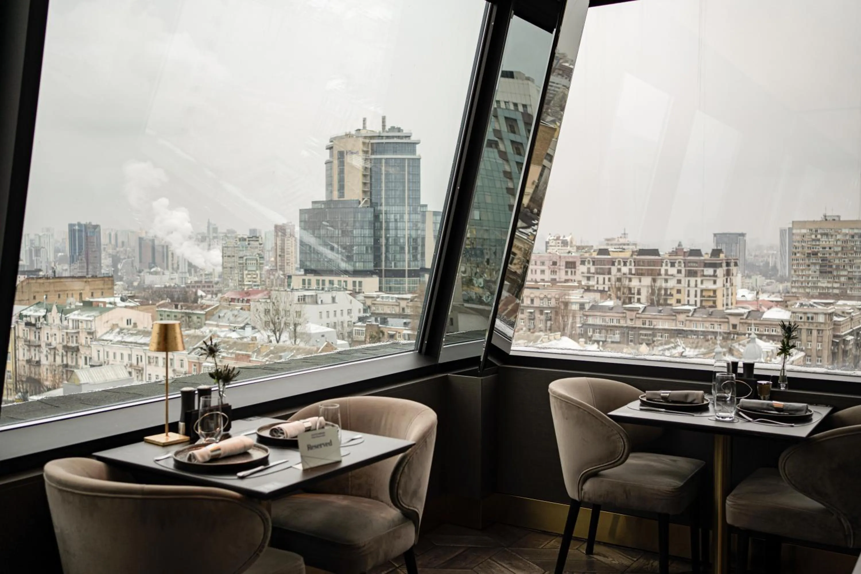 Restaurant/places to eat in 11 Mirrors Design Hotel