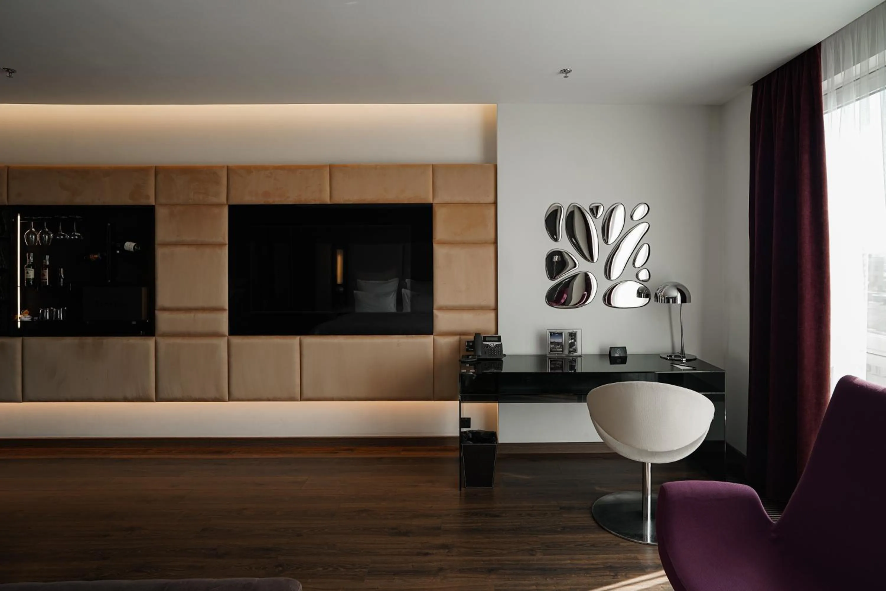 11 Mirrors Design Hotel