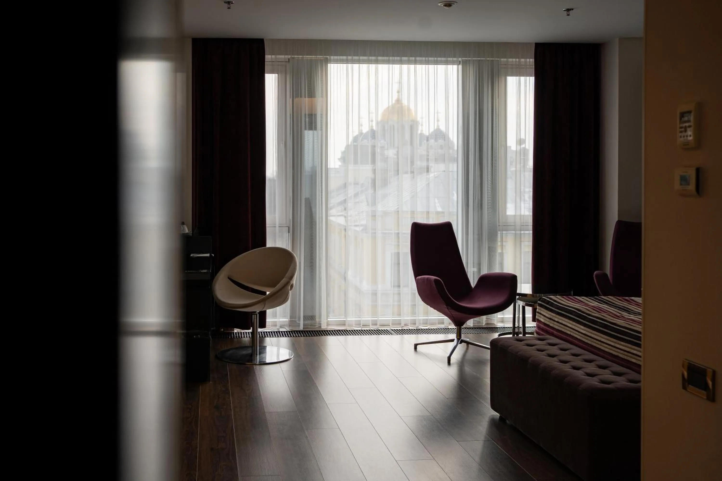 Photo of the whole room in 11 Mirrors Design Hotel