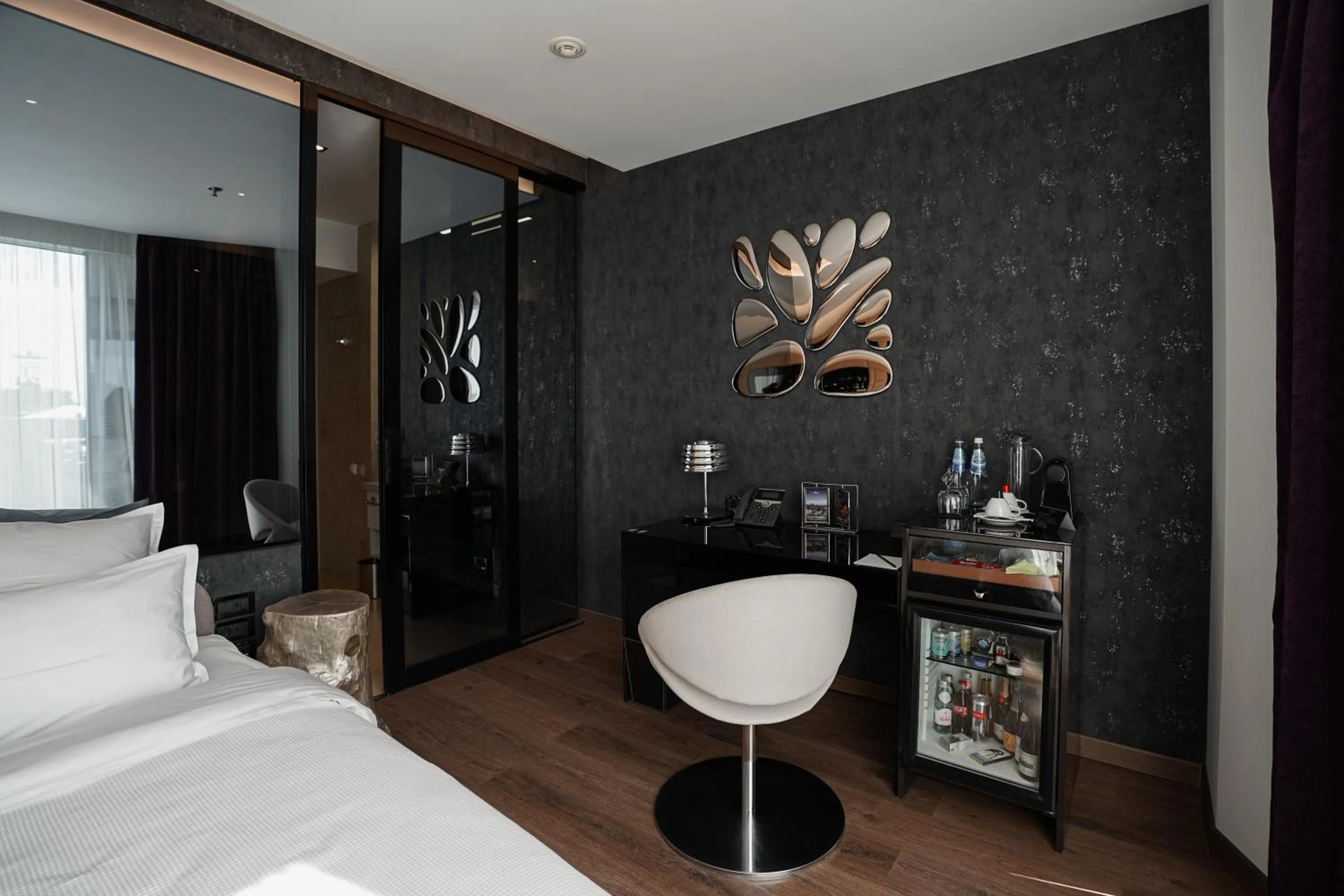 Bed in 11 Mirrors Design Hotel