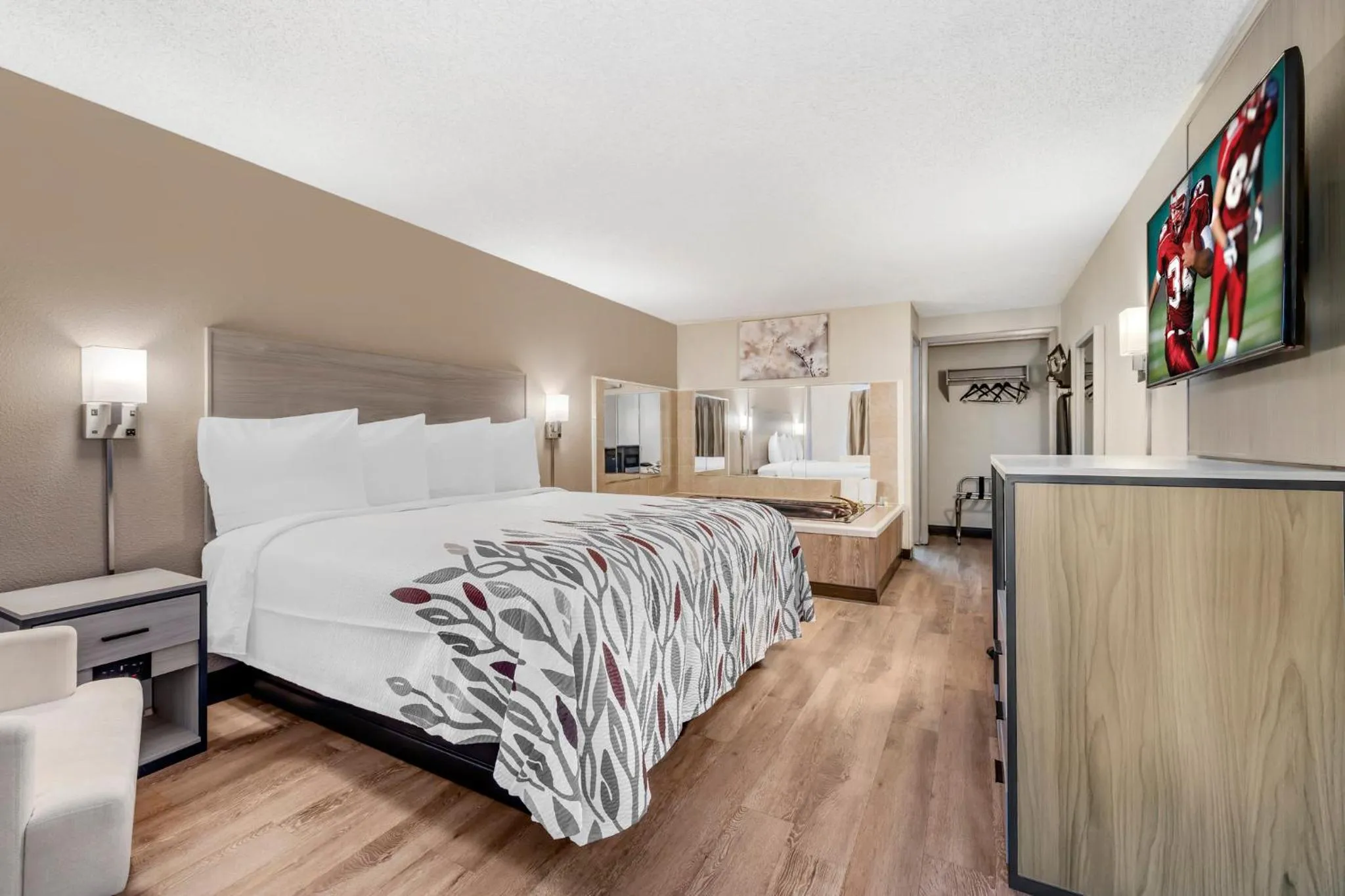 Bedroom, Bed in Red Roof Inn Stroudsburg