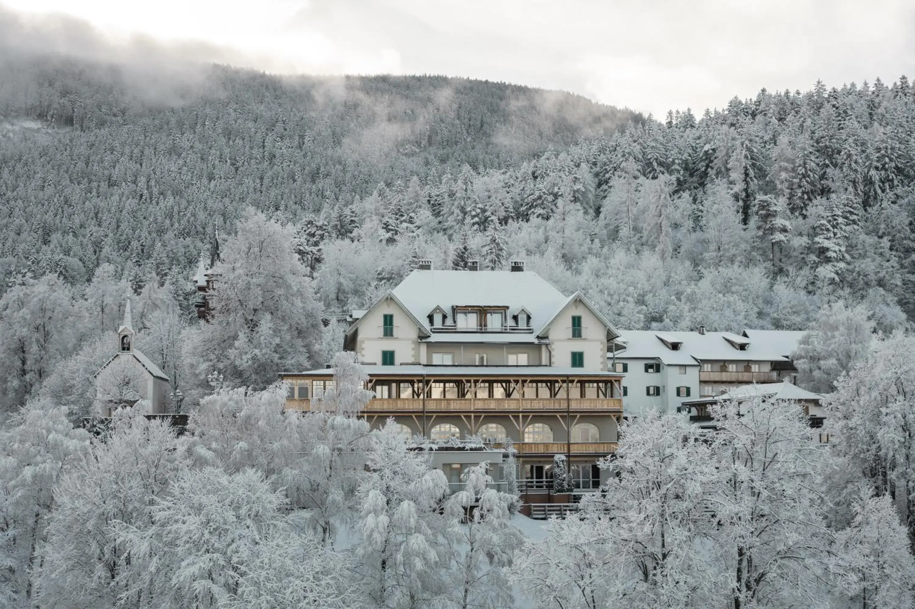 Property building in Gasthof Kohlern 1130 m Property building in Gasthof Kohlern 1130 m