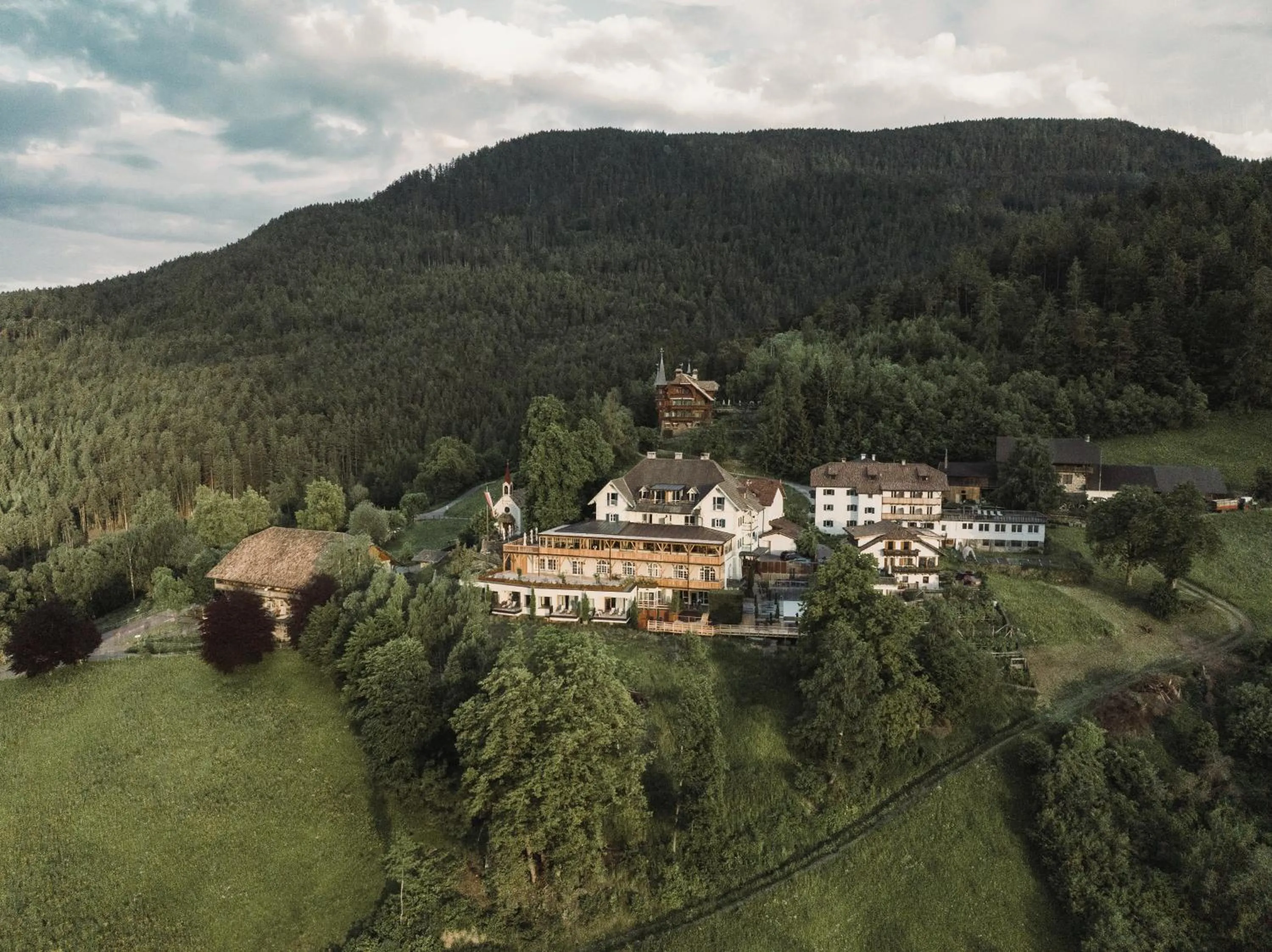 Property building in Gasthof Kohlern 1130 m