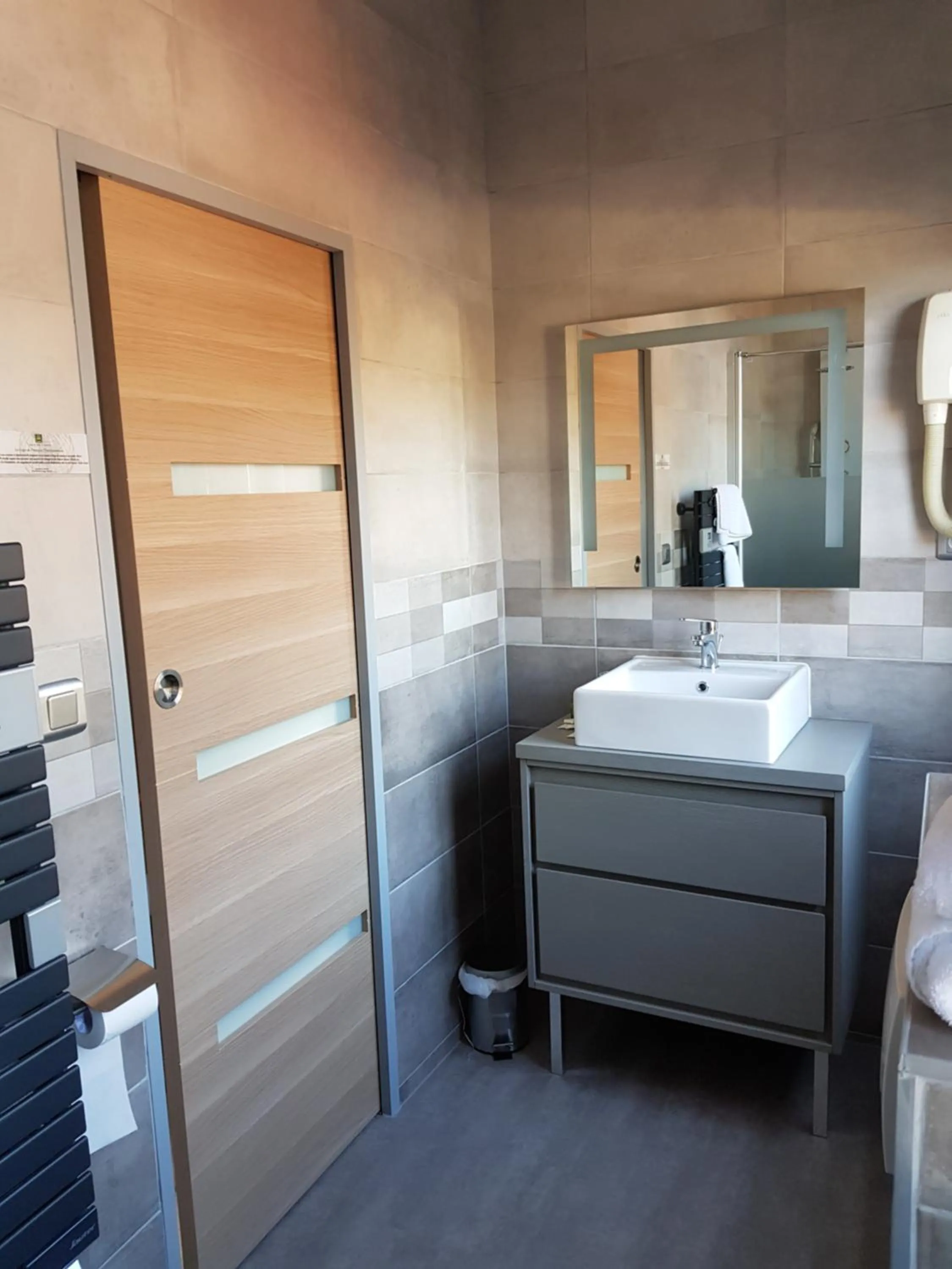 Bed in LOGIS - Château de la Motte - Hôtel & Restaurant