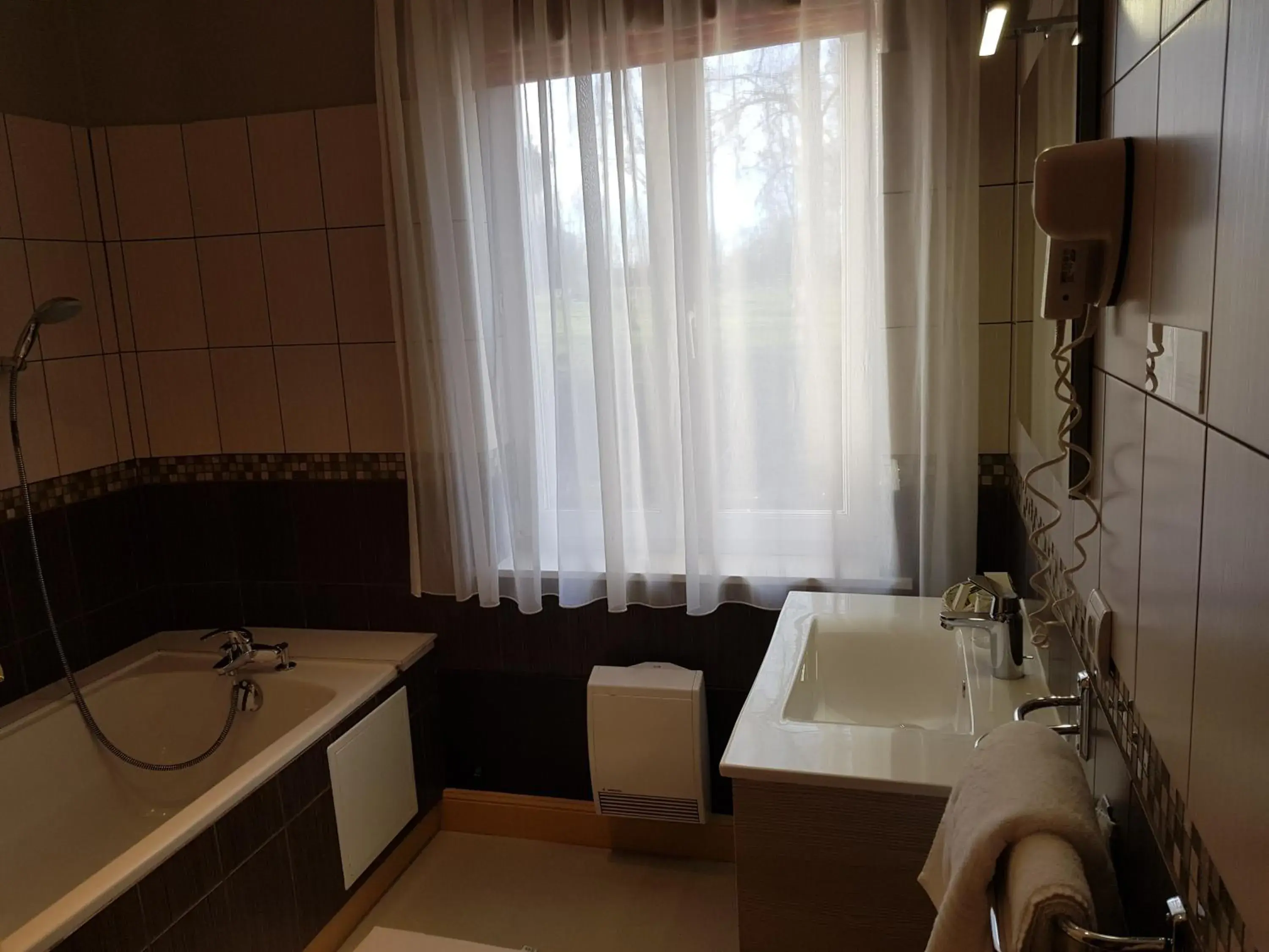 Double Room in LOGIS - Château de la Motte - Hôtel & Restaurant Double Room in LOGIS - Château de la Motte - Hôtel & Restaurant