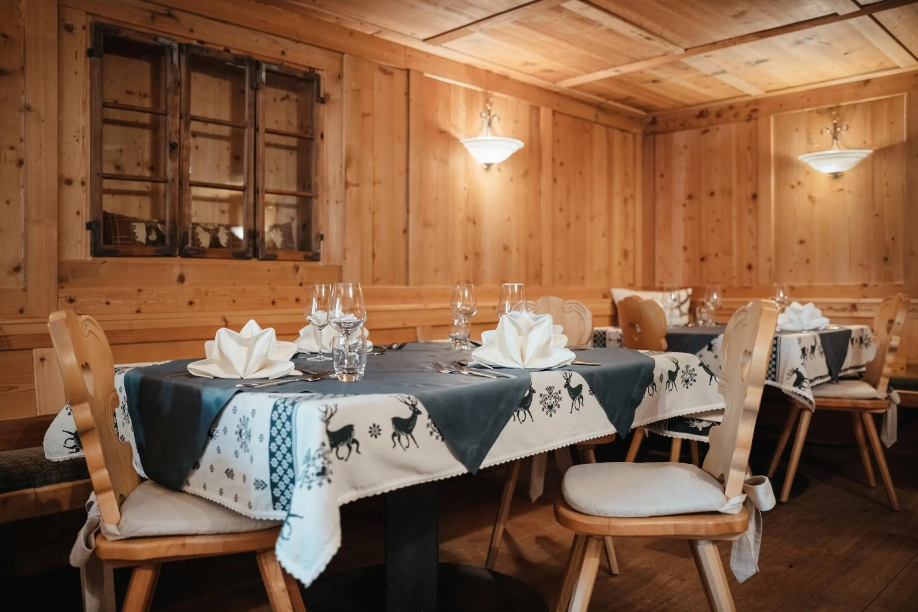 Restaurant/places to eat in Garni Ciasa Urban