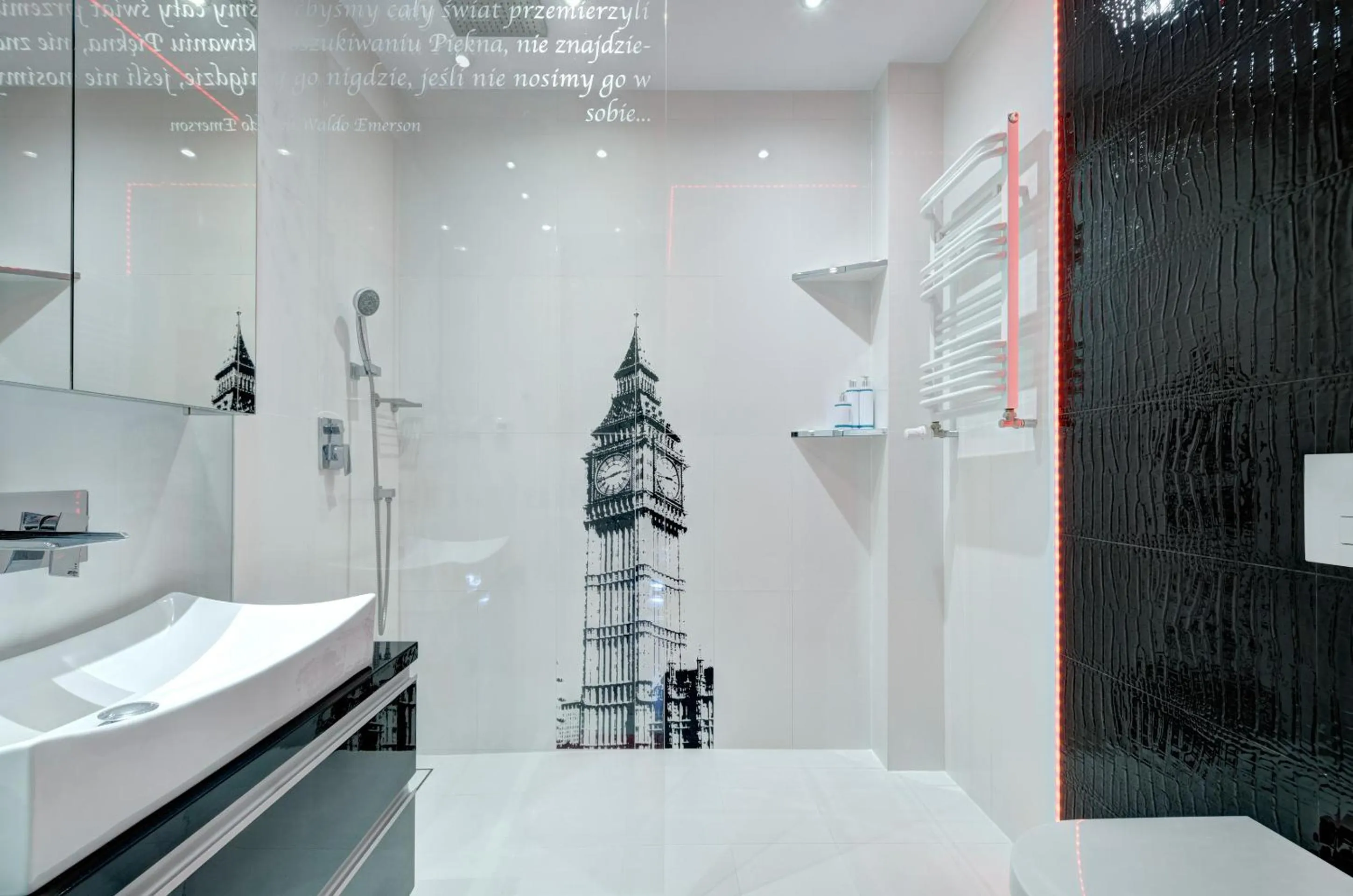 Shower in Dom & House – Old Town Waterlane