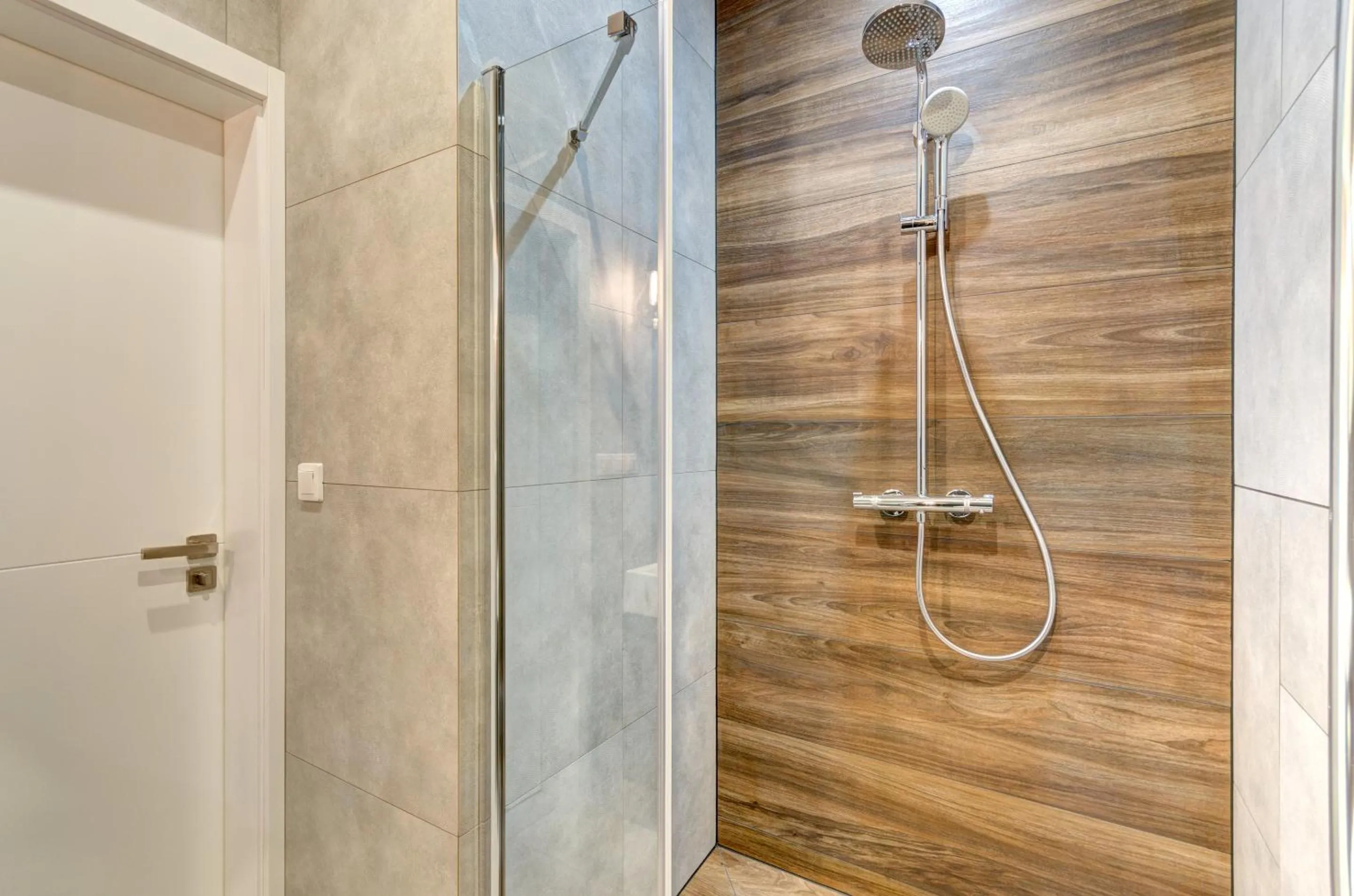 Shower in Dom & House – Old Town Waterlane
