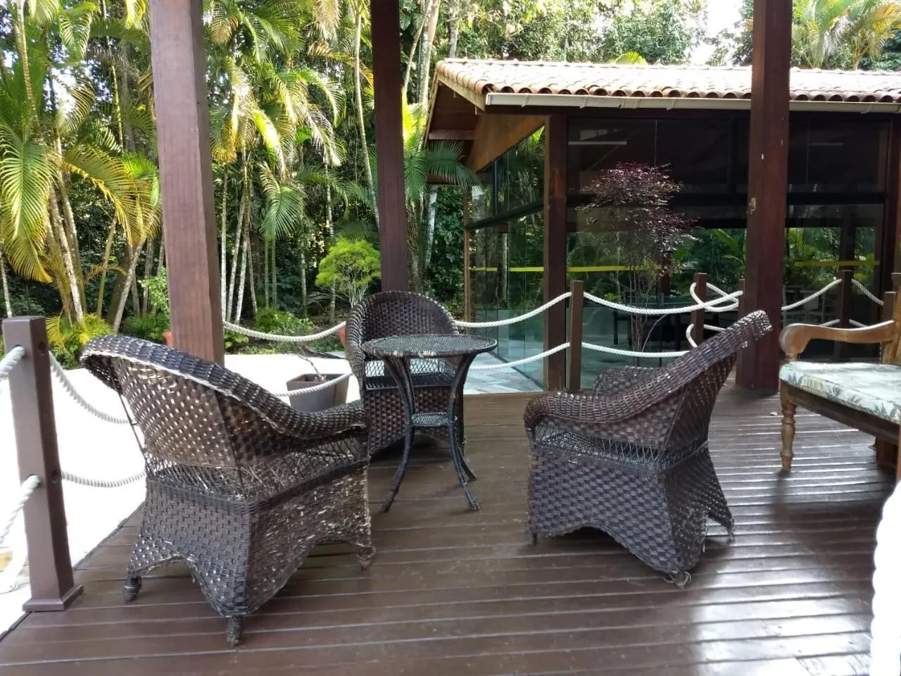 Balcony/Terrace in Flat estudio 110 Amarilis Riviera de São Lourenço, 03 piscina climatizada, serviço de hotelaria, limpesa e troca de toalhas diária, carregador veiculo elétrico e servico de praia finais de semana WiFi 500