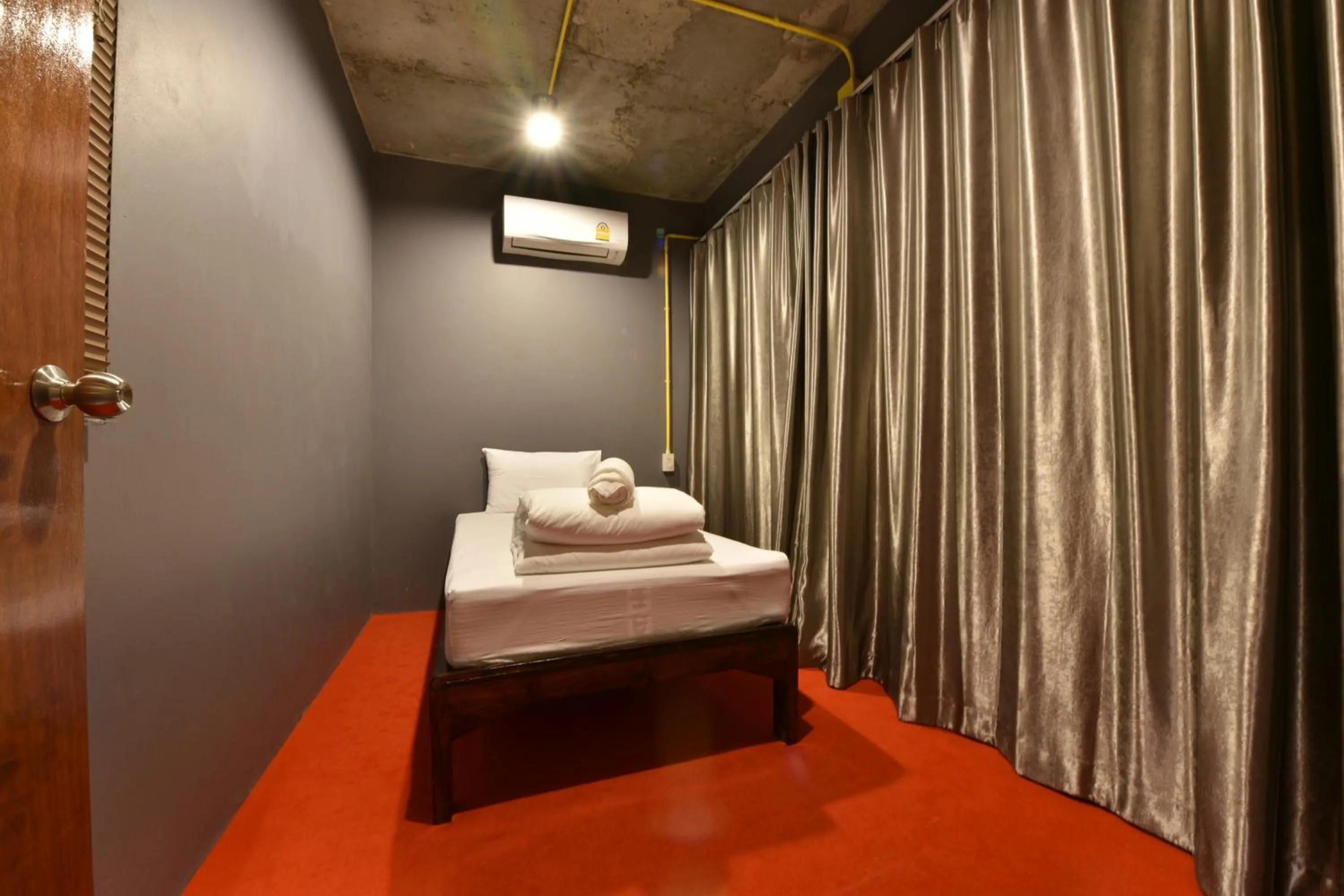 Bed in 248 STREET HOSTEL