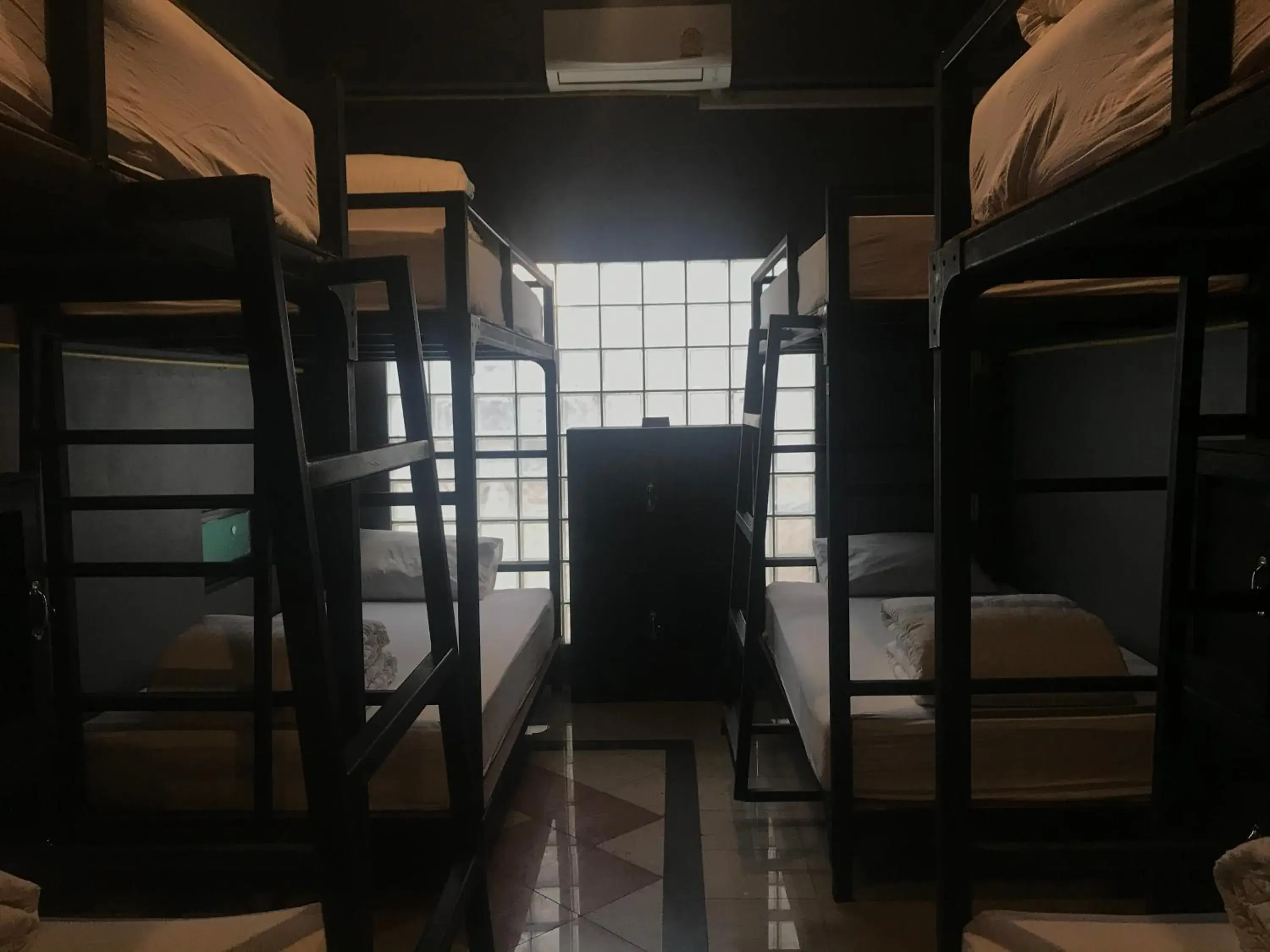 Bed in 8-Bed Mixed Dormitory Room in 248 STREET HOSTEL Bed in 8-Bed Mixed Dormitory Room in 248 STREET HOSTEL