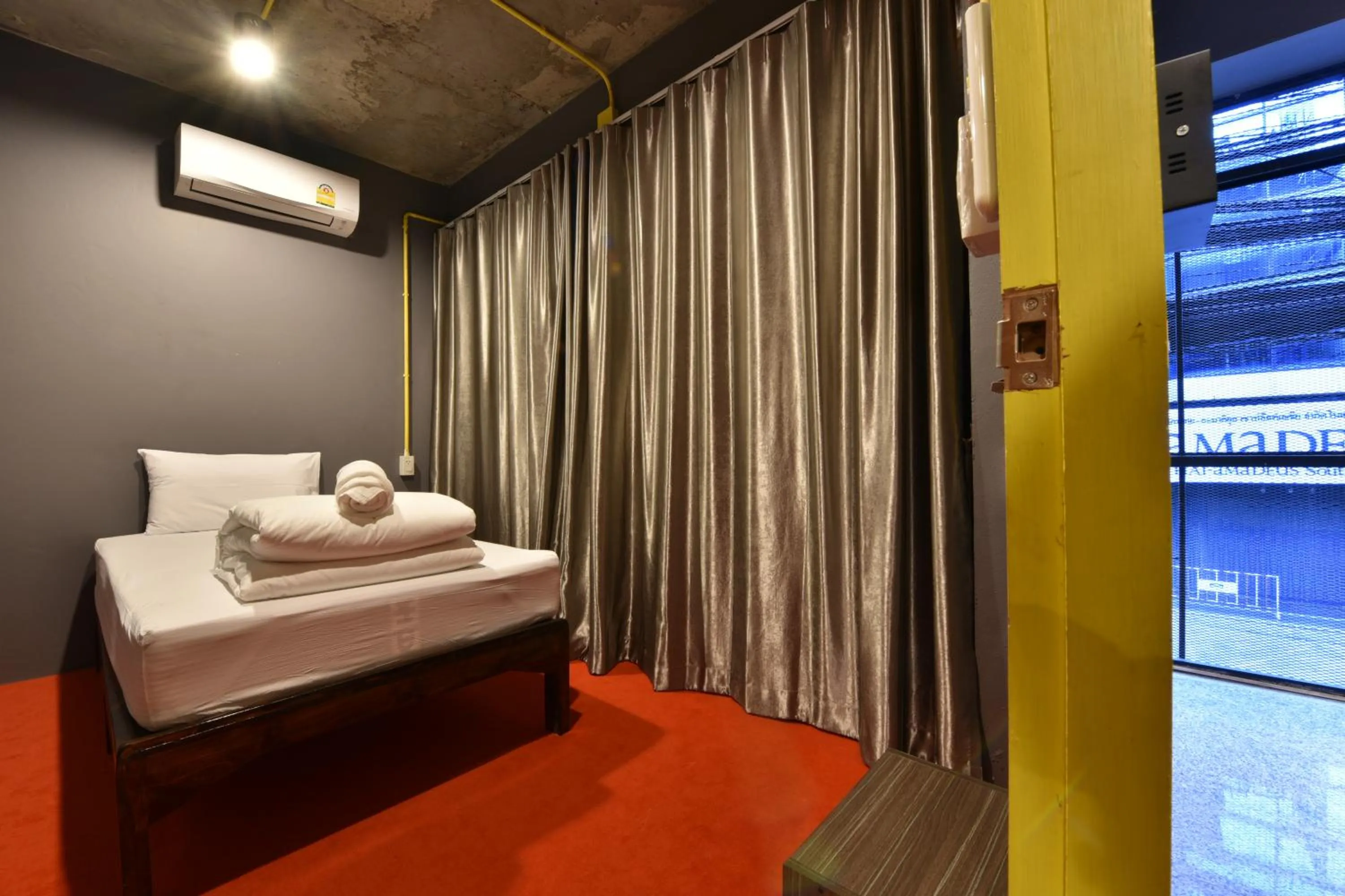 Bed in 248 STREET HOSTEL