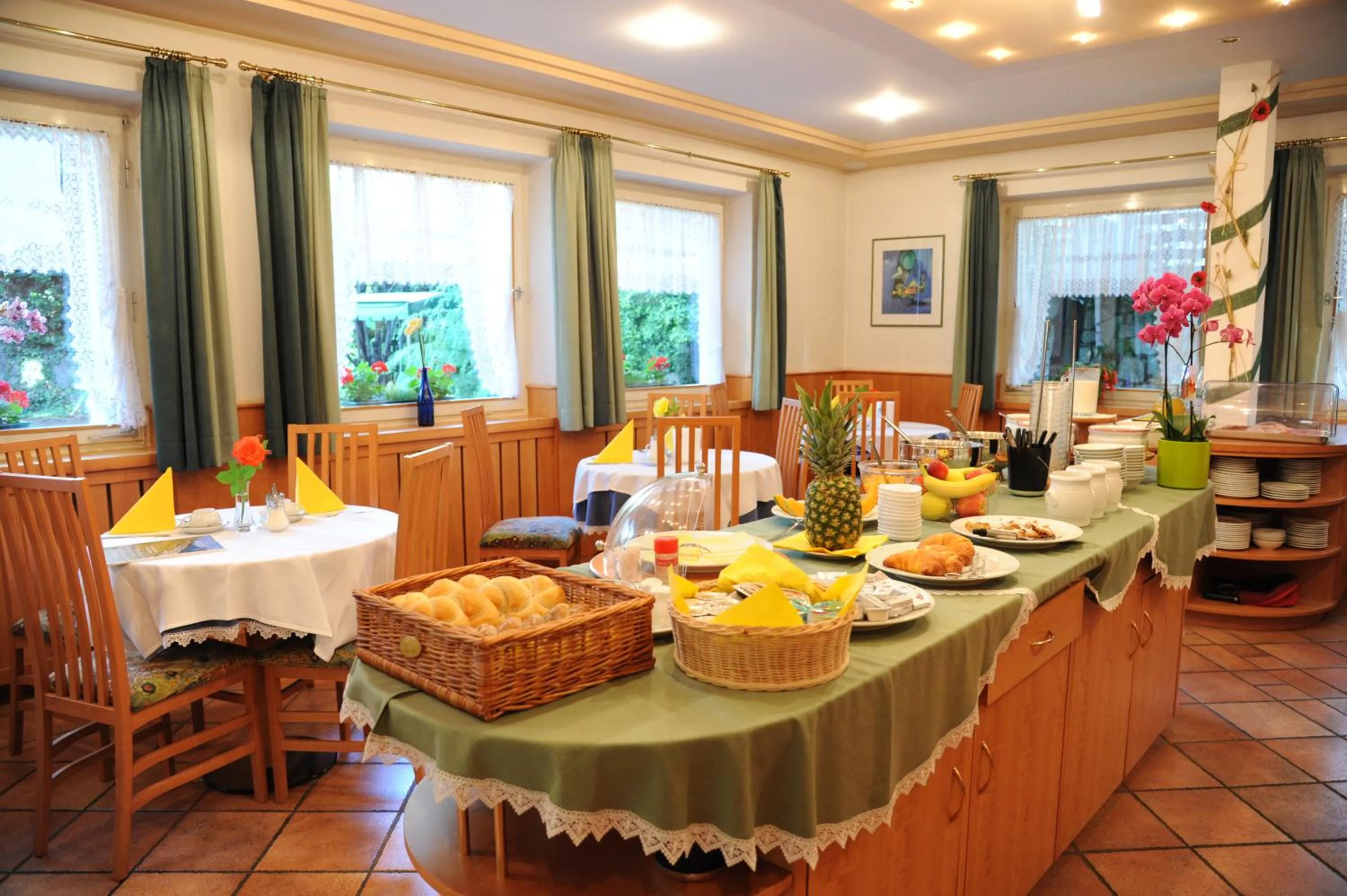Photo of the whole room in Hotel Pension Schweitzer