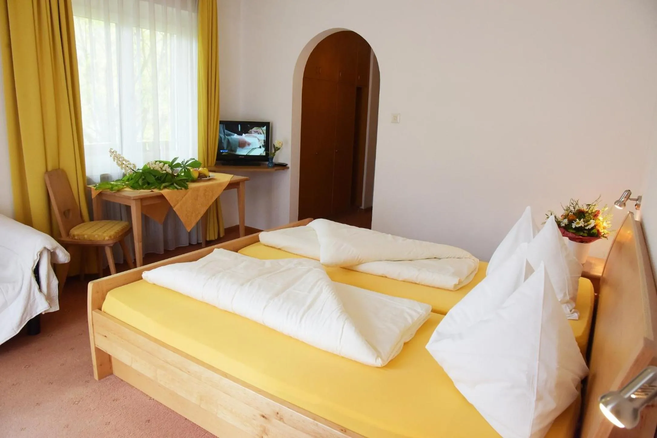 Bed in Hotel Pension Schweitzer