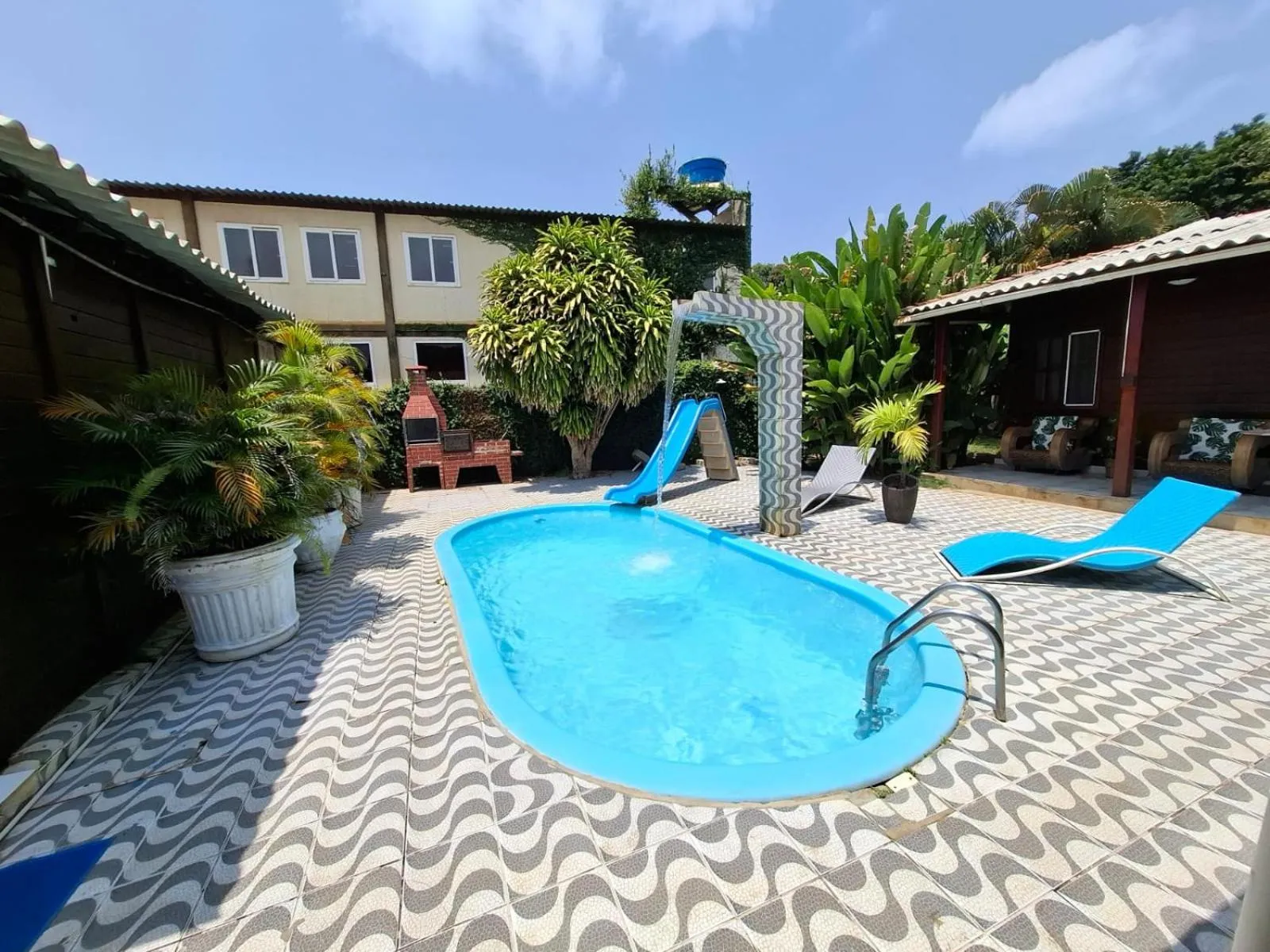 Swimming pool in Pousada das Flores