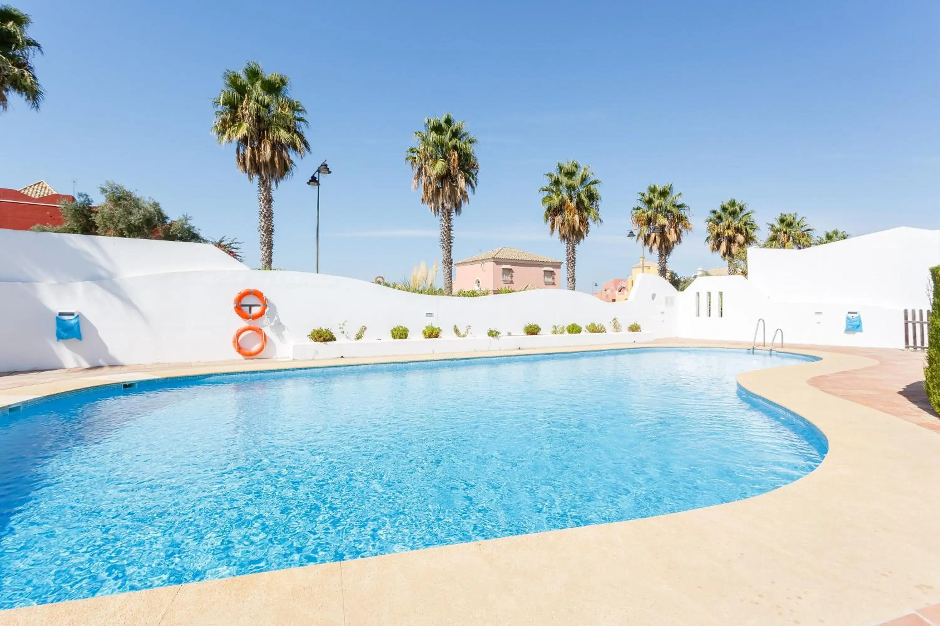 Bonito apartamento en campo de golf con piscina Bonito apartamento en campo de golf con piscina