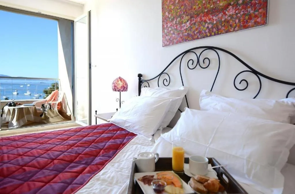 Bedroom, Bed in Hotel Les Eucalyptus